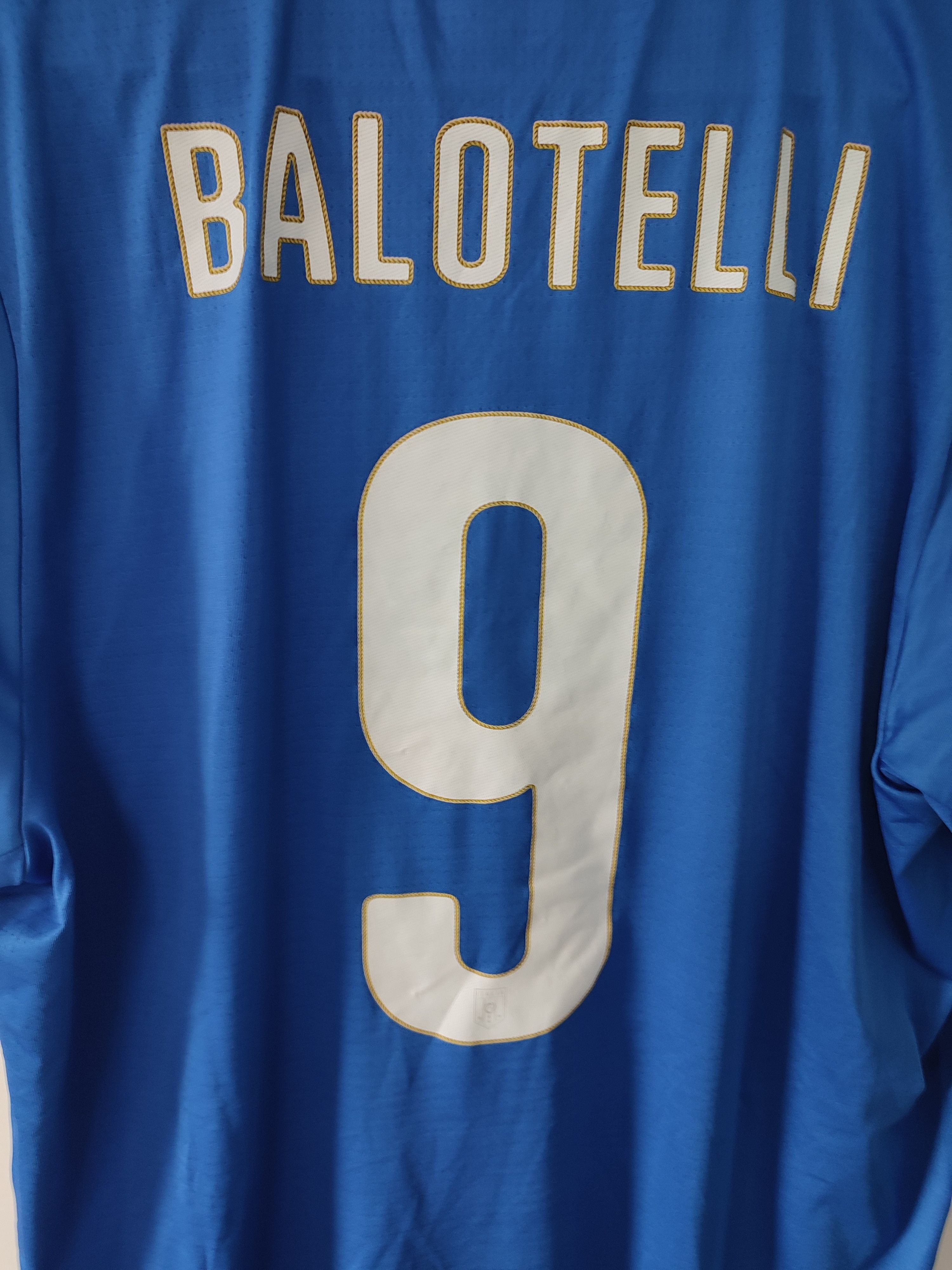 Puma ITALY 2014-15 HOME FOOTBALL Kit SHIRT #9 BALOTELLI Size US XL / EU 56 / 4 - 18 Thumbnail