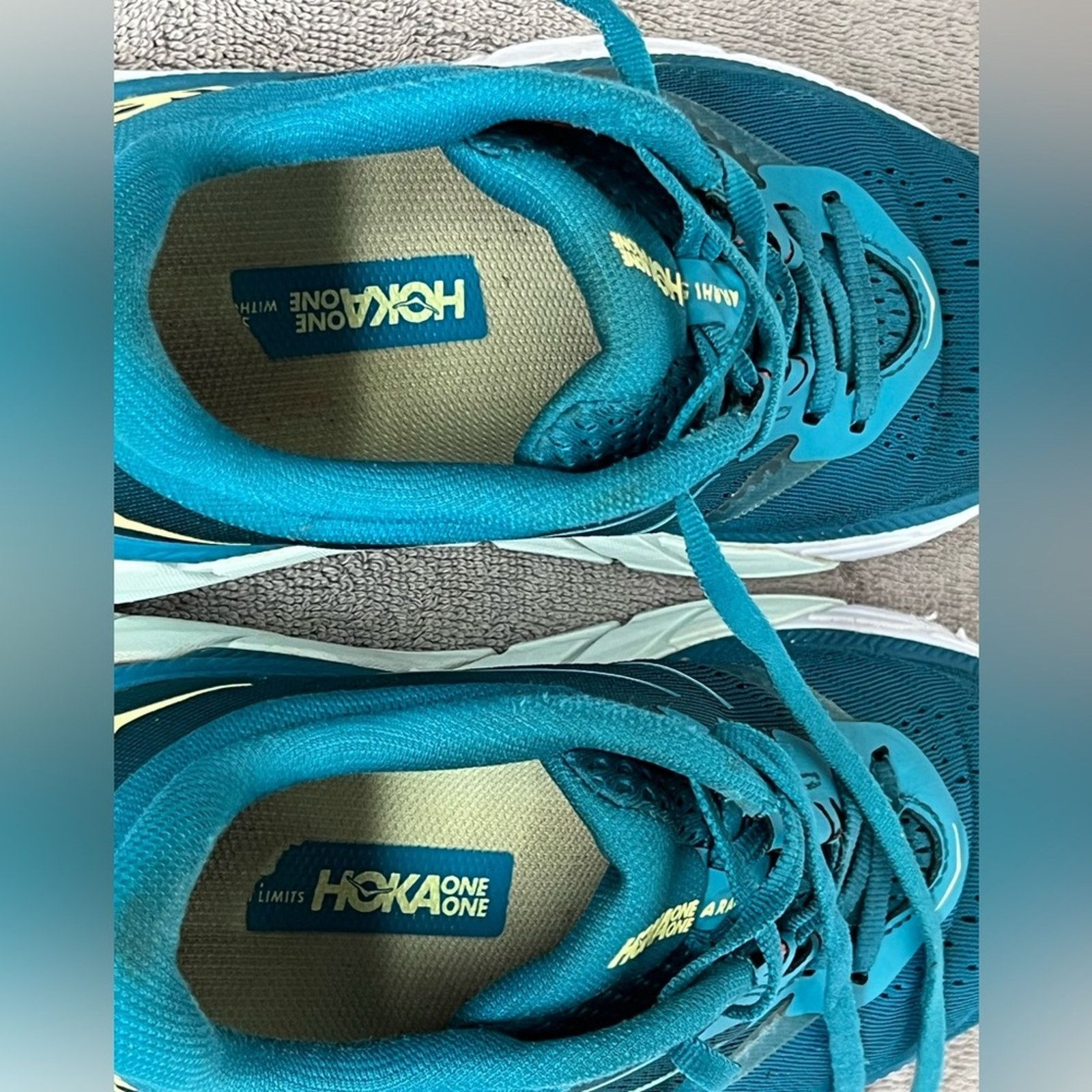 Hoka HOKA ONE ONE ARAHI 5 Womens Shoes Mosaic Blue Luminary Green Size US 7.5 / IT 37.5 - 9 Thumbnail