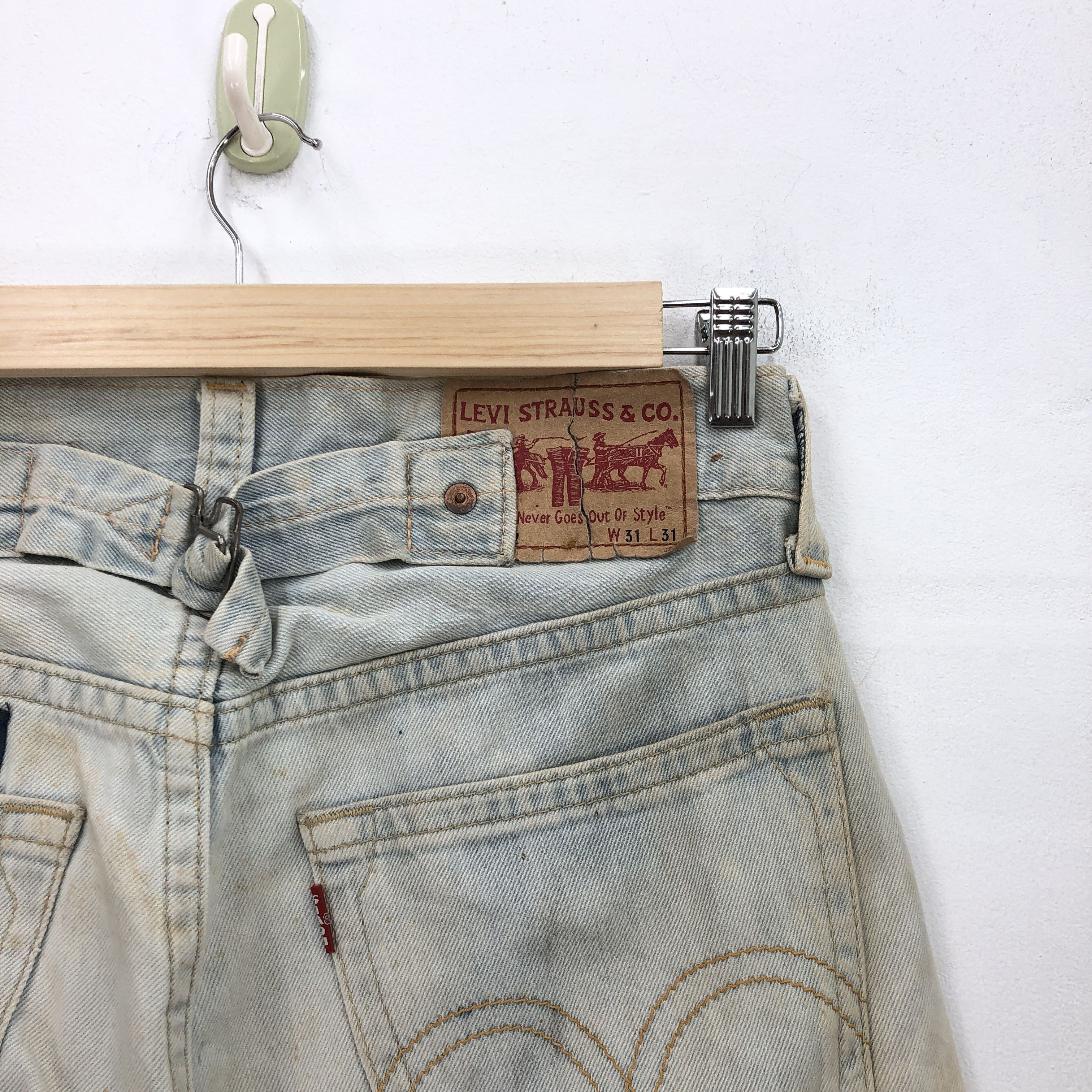 Levi's 90s Levis 902 Distressed Jeans Light Wash Buckle Back Denim Size US 32 / EU 48 - 5 Thumbnail