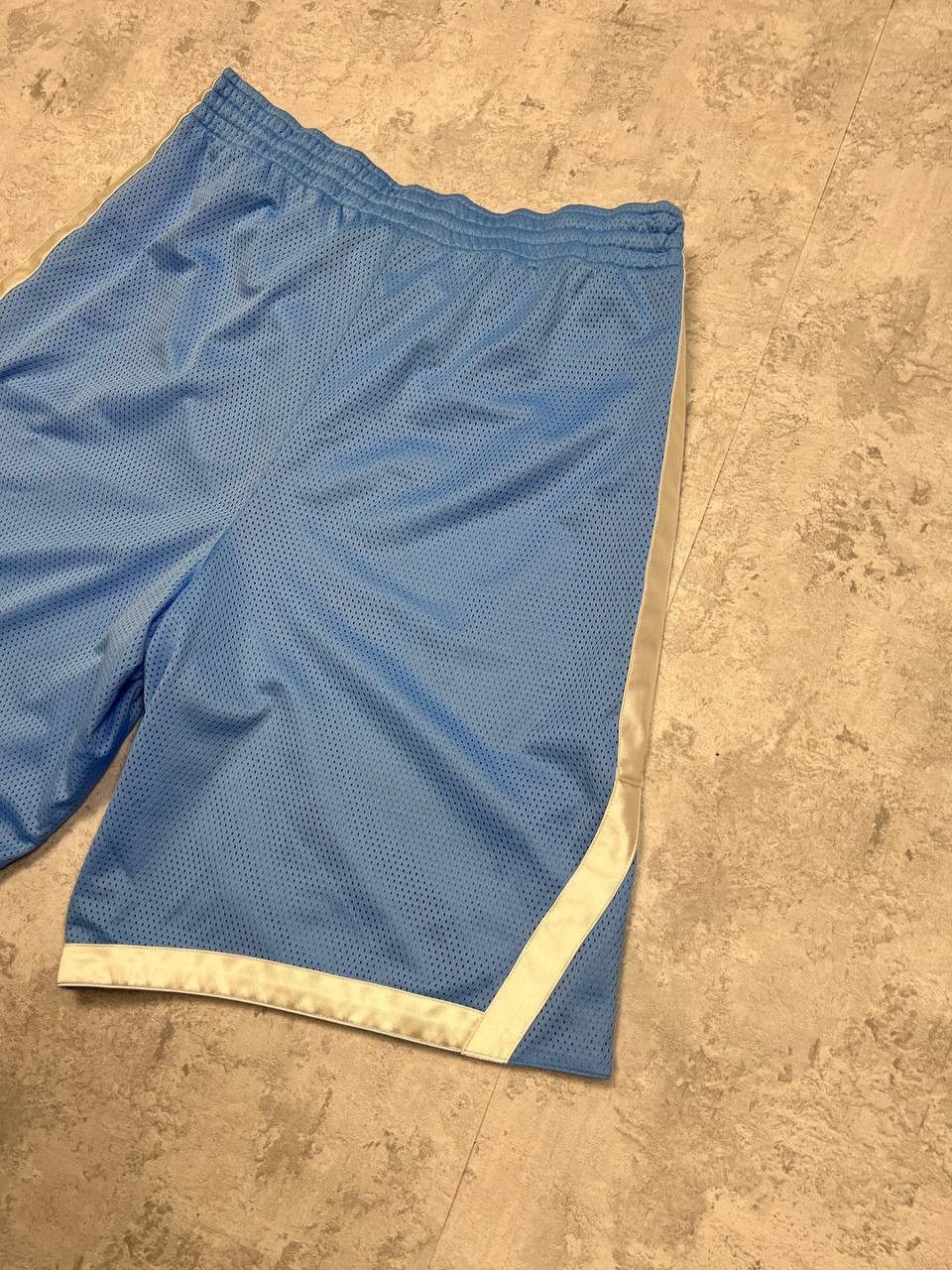 Nike Vintage Nike Shorts Basketball Size US 33 - 10 Thumbnail