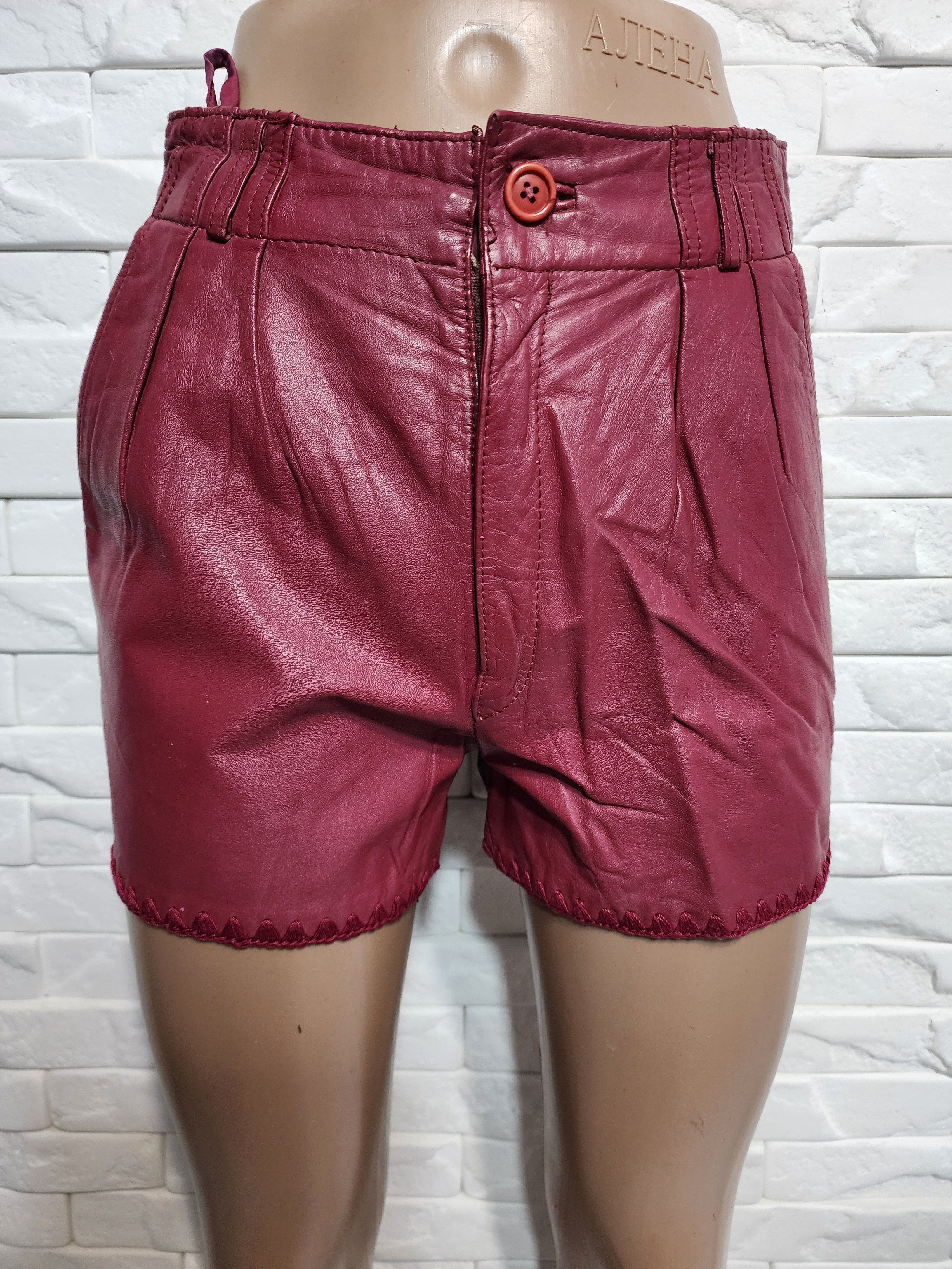 Other Red Leather Shorts: Women's Genuine Leather Pockets Size 26" / US 2 / IT 38 - 1 Thumbnail