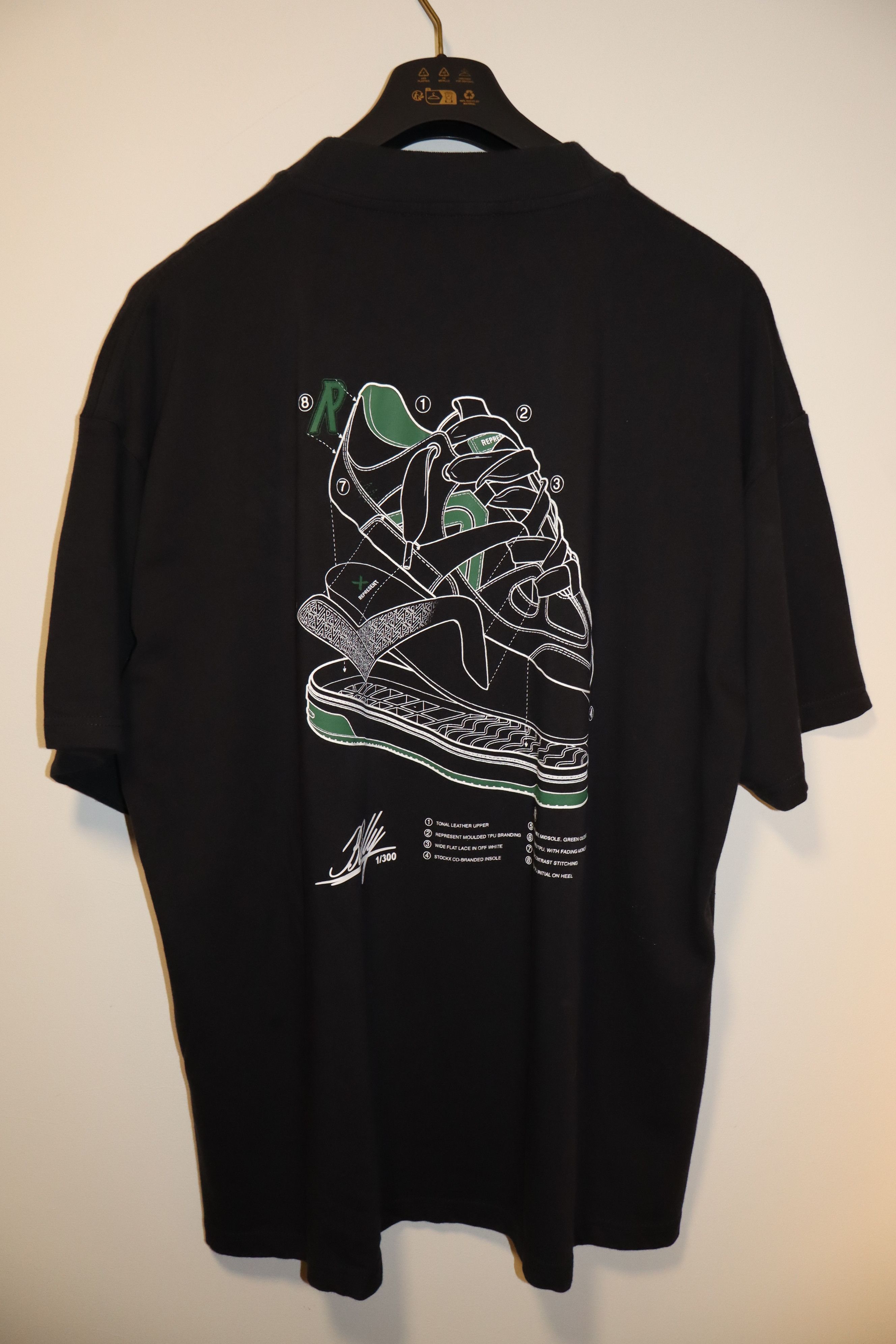 Represent Clo. Capsule collection "Bully" sneaker ltd edition t-shirt Size US L / EU 52-54 / 3 - 1 Thumbnail