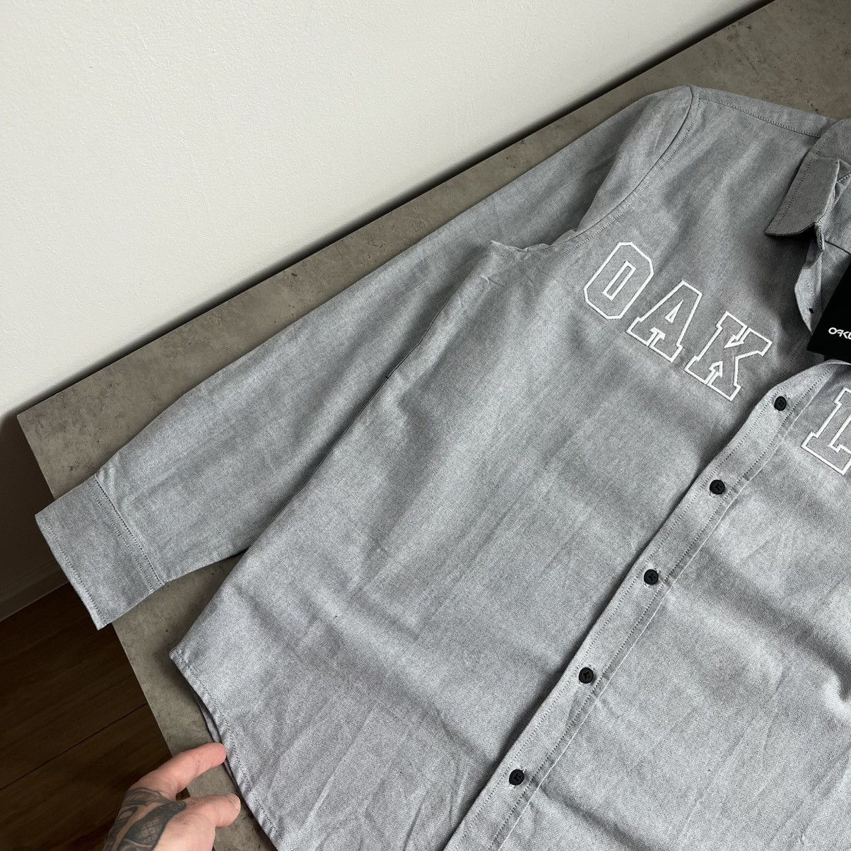 Oakley New! Oakley Big Logo Shirt M Size US M / EU 48-50 / 2 - 5 Thumbnail