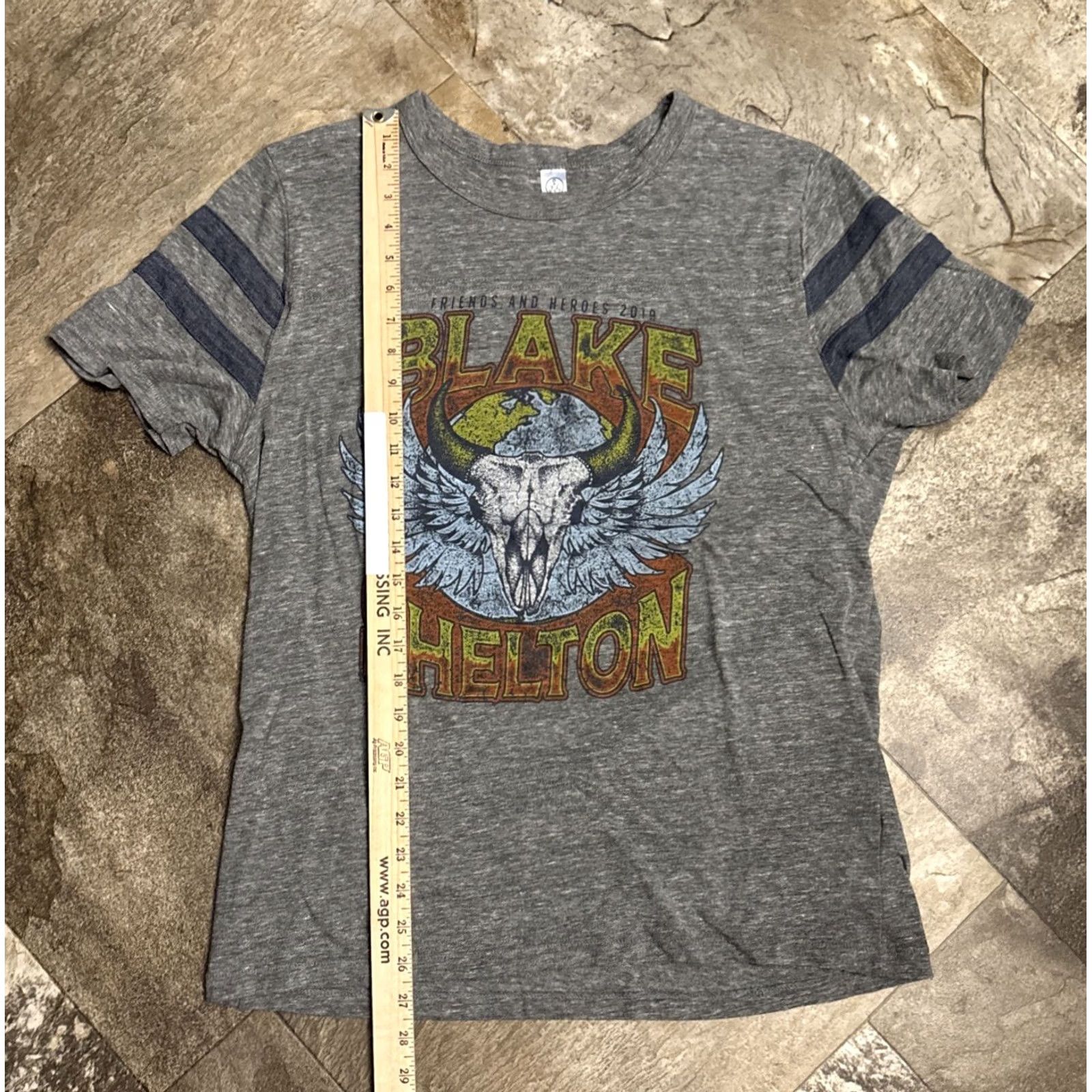 Vintage Blake Shelton Concert Tee Women’s XL Gray 2019 Friends Heroes Tour shirt Crew Neck Short Sleeve Size XL / US 12-14 / IT 48-50 - 4 Thumbnail