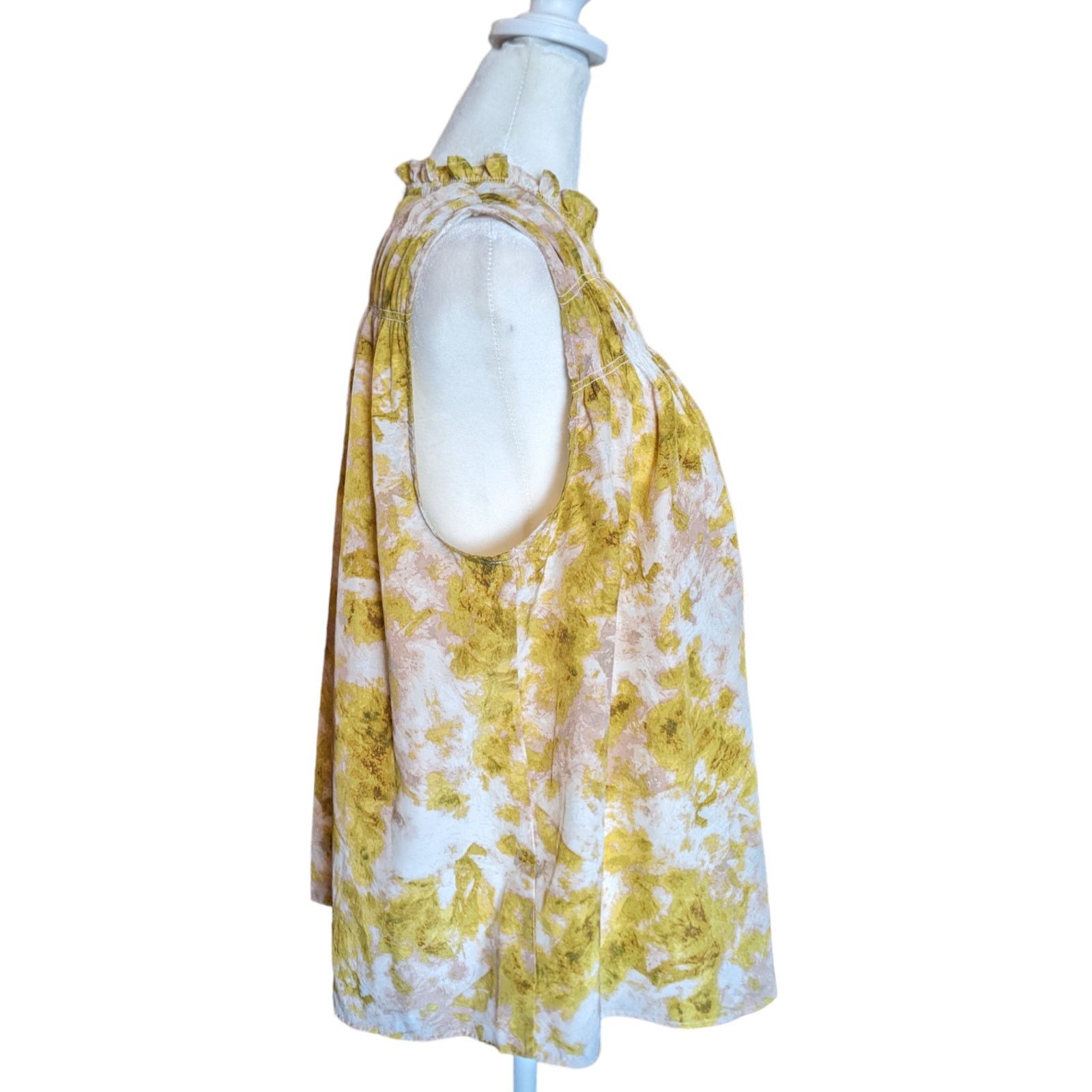 Joie Joie Smocked Fern Sleeveless Top in Porcelain Medium Size M / US 6-8 / IT 42-44 - 4 Thumbnail