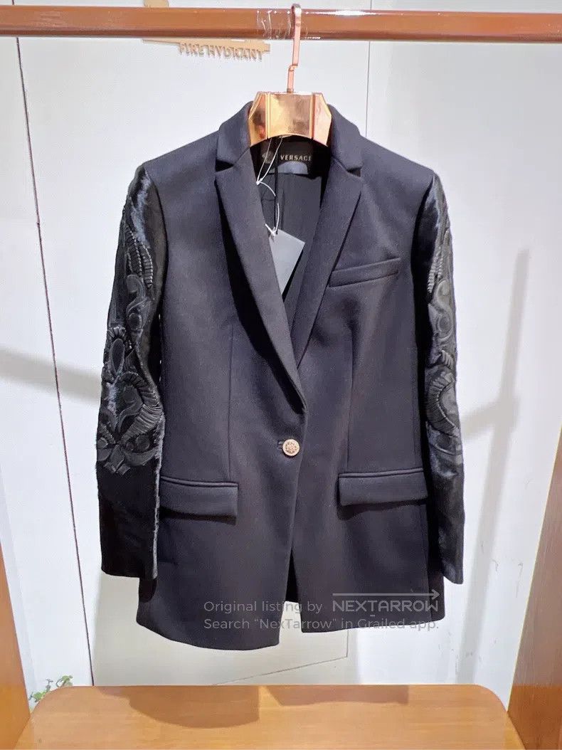 Versace Versace Black wool coat Size S / US 4 / IT 40 - 1 Thumbnail
