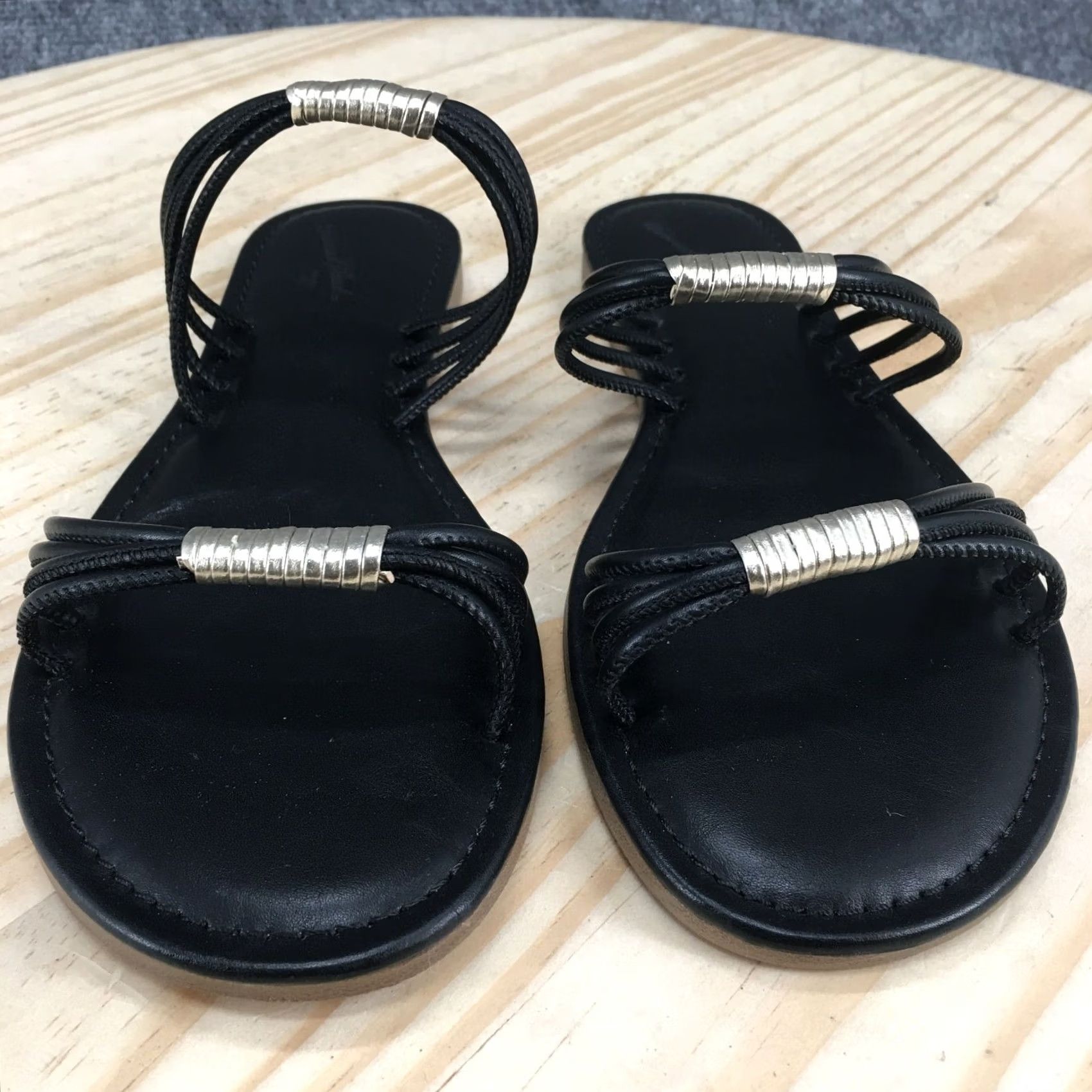 Vintage Universal Thread Sandals Womens 8.5 Casual Slip-On Black Flat Sandal Size US 9 / IT 39 - 4 Thumbnail