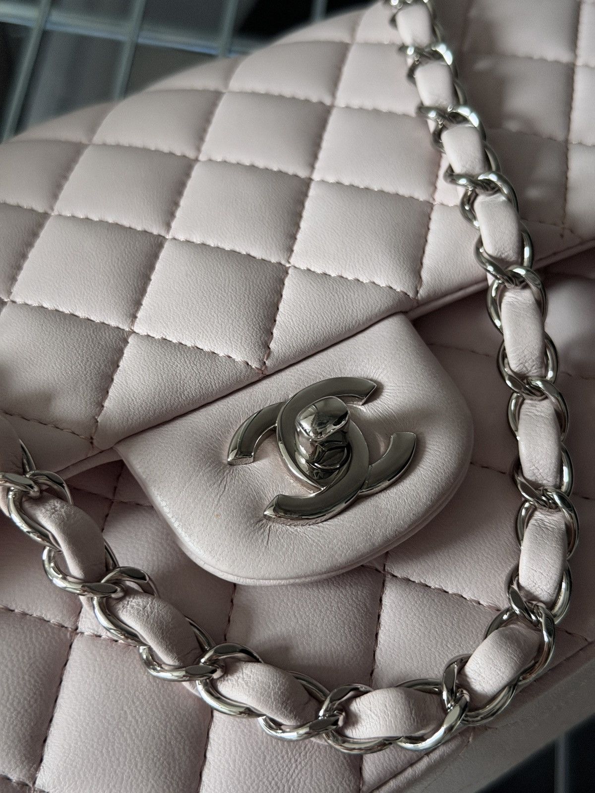 Chanel Chanel Lambskin Classic Flap Medium Handbag Size ONE SIZE - 5 Thumbnail