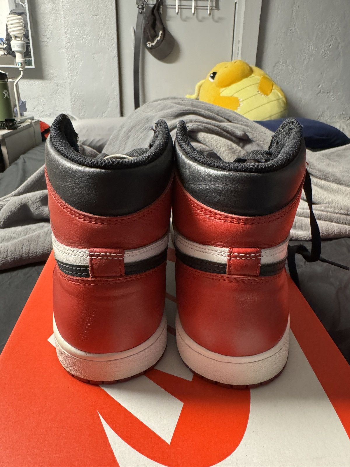 Jordan Brand Jordan 1 Black Toe Size US 7.5 / EU 40-41 - 2 Thumbnail