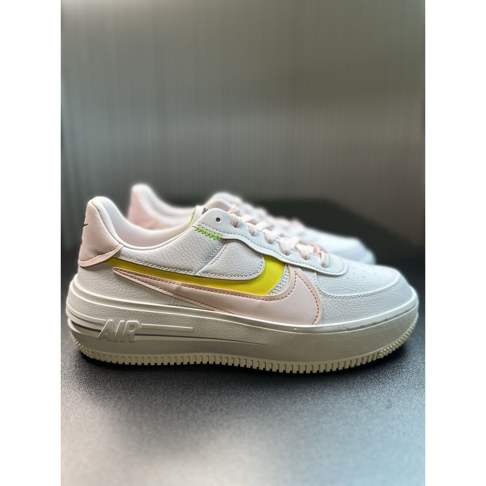Nike Womens Nike Air Force 1 PLT.AF.ORM White FJ0737100 Sz 9.5 Size US 9.5 / IT 39.5 - 4 Thumbnail