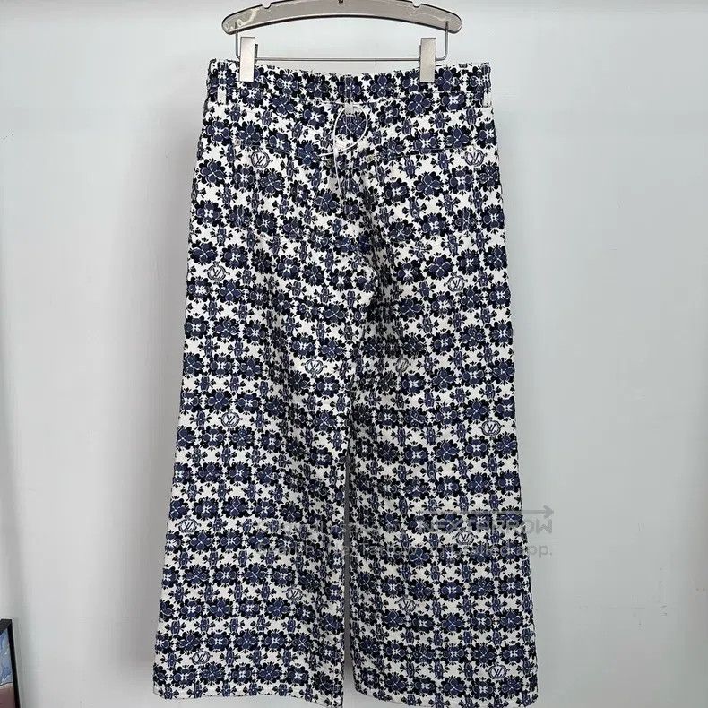 Louis Vuitton Louis Vuitton Blue and white porcelain color matching pres Size US 40 / EU 56 - 3 Thumbnail