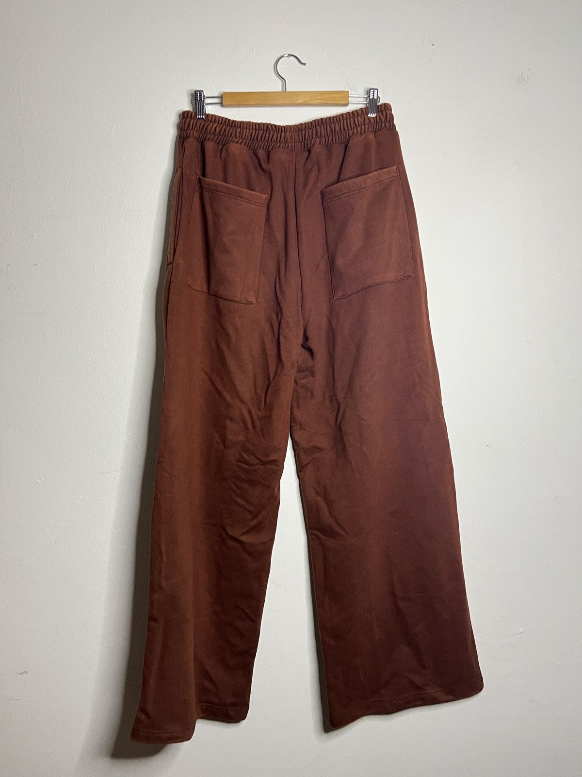 Highest Tendencies Highest tendencies brown/white sweatpants Size large Size US 34 / EU 50 - 3 Thumbnail