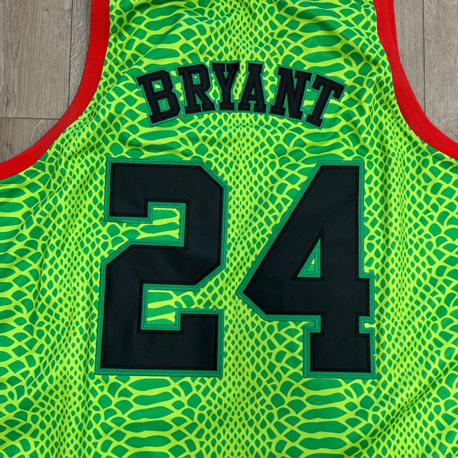 Mitchell & Ness Headgear Classics The Grinch Mamba Kobe Bryant #24 Jersey Size US XXL / EU 58 / 5 - 2 Thumbnail