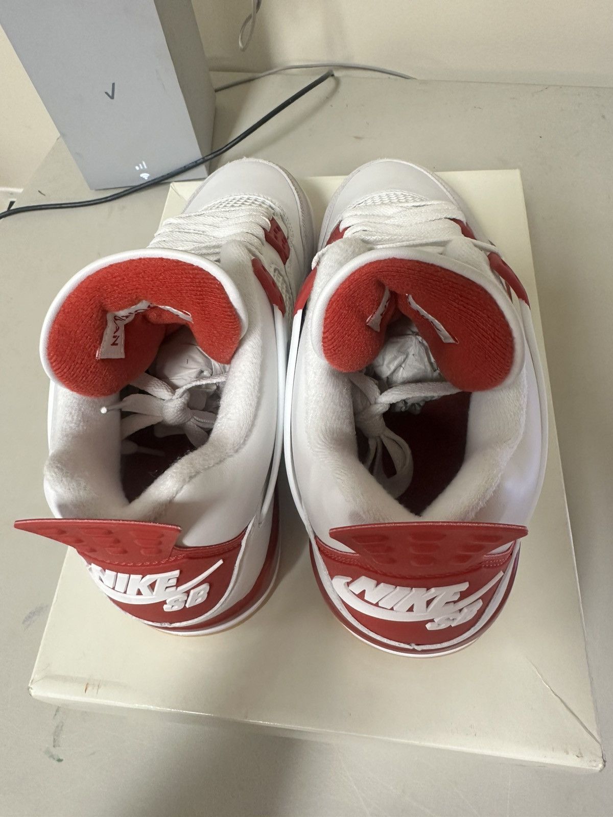 Nike Jordan 4 f&f varsity red Size US 9 / EU 42 - 5 Thumbnail