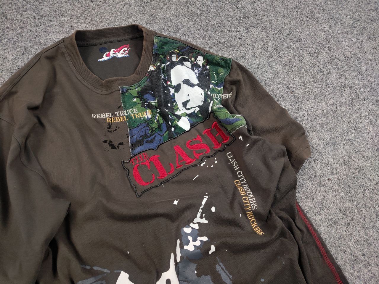 Band Tees Vintage The Clash Rebel Truce printed Band T-shirt 90s Style Size US L / EU 52-54 / 3 - 10 Thumbnail