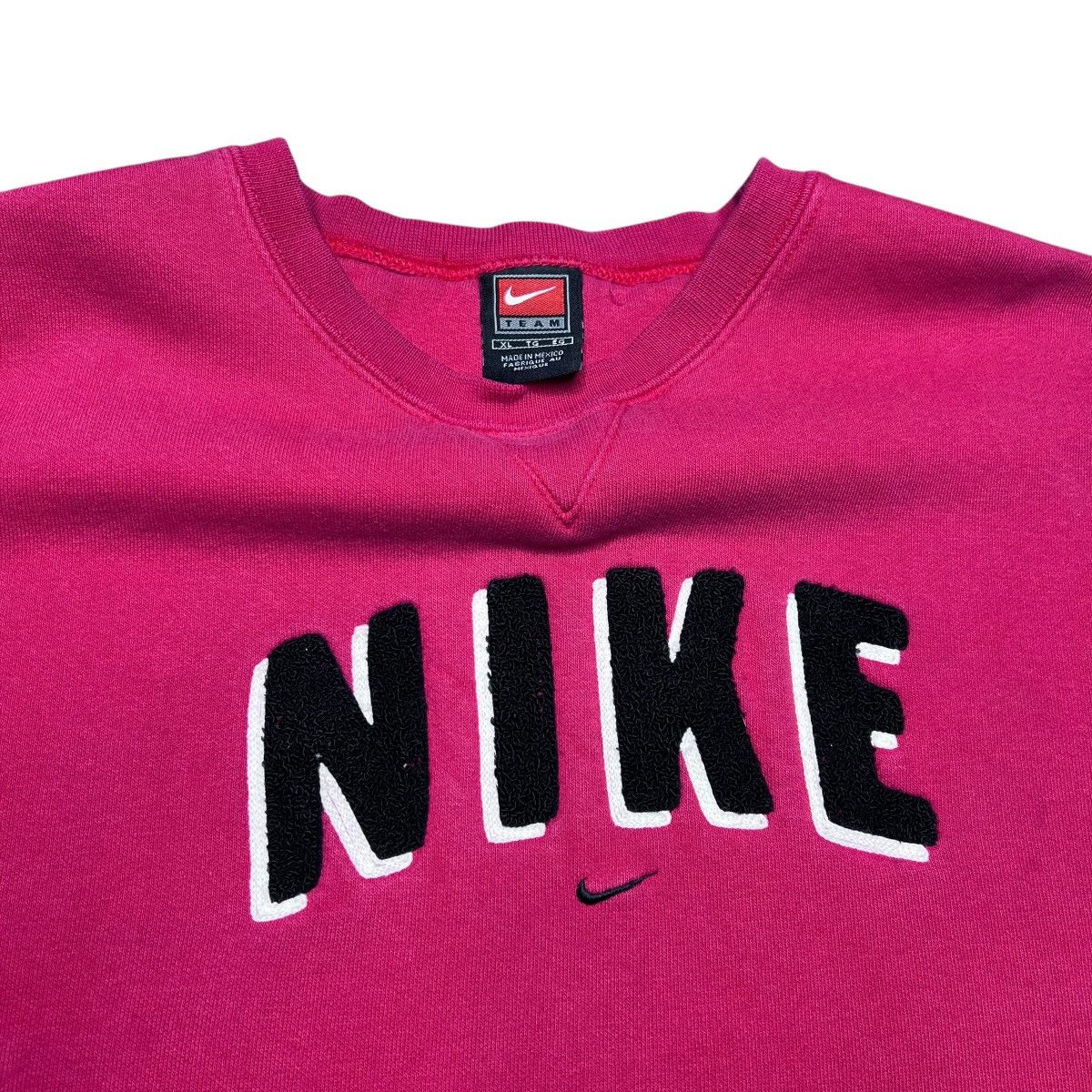 Nike 1990s Nike Swoosh 3D Spell Out Embroidered Red Sweatshirt Size US XL / EU 56 / 4 - 2 Thumbnail