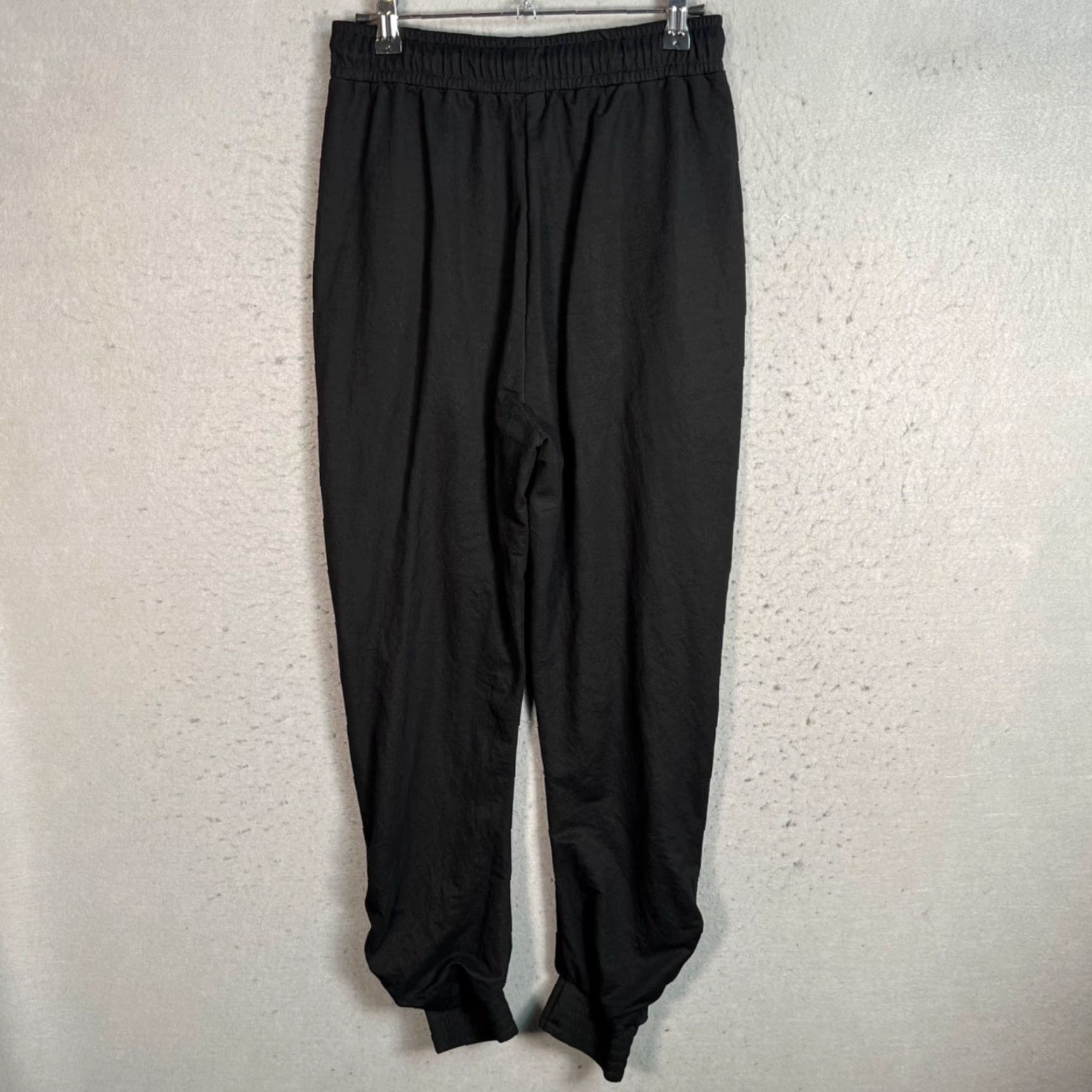 Zara Zara Black Relaxed Fit Jogger Pants Womens M Inseam 26 in Elastic Cuffs Tapered Front Flat Front Polyamide Viscose Polyester Size 32" / US 10 / IT 46 - 2 Thumbnail