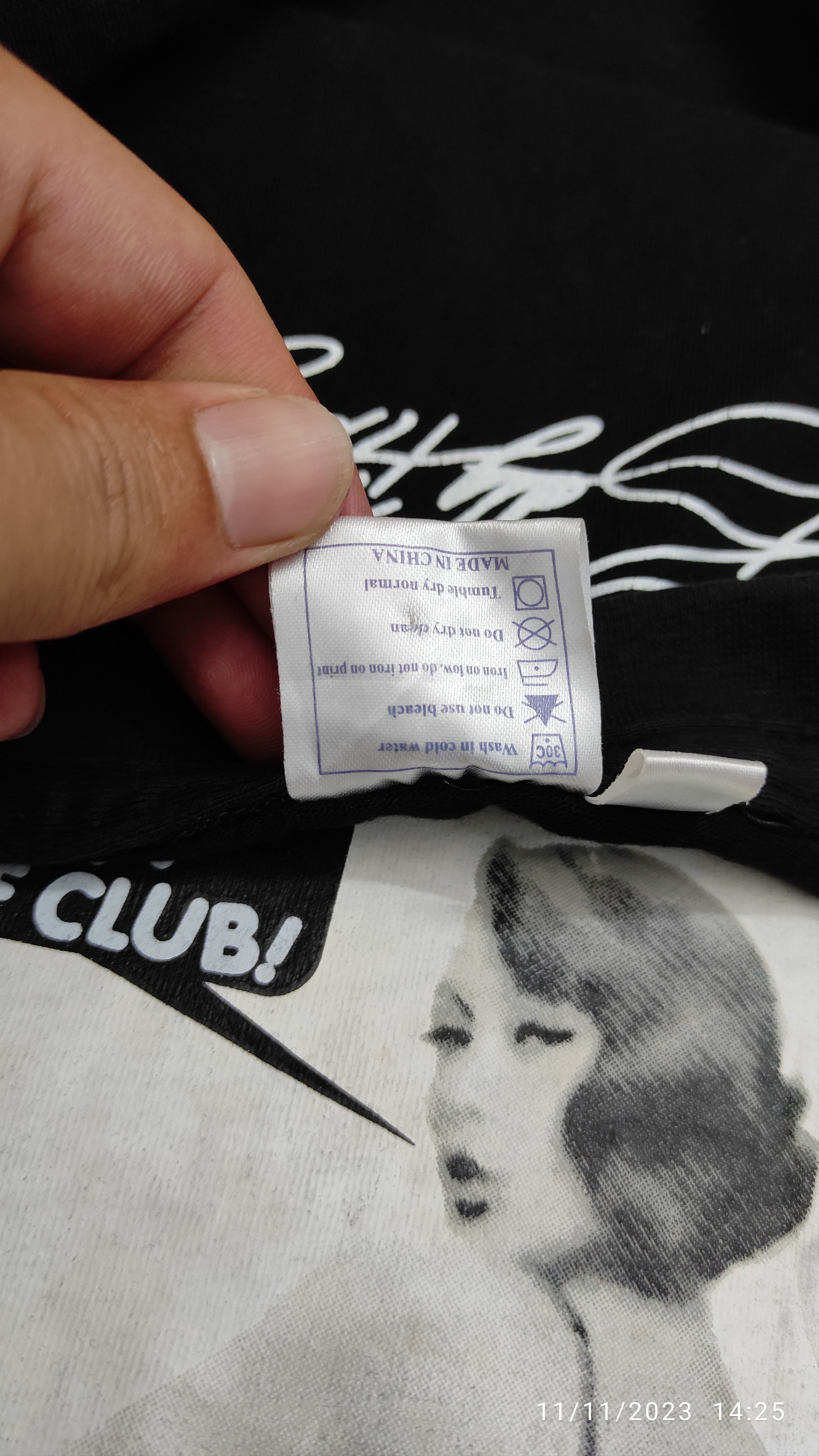Rap Tees Vintage 2000 MHC Striptease Girl OVP Tee Size US XL / EU 56 / 4 - 4 Thumbnail