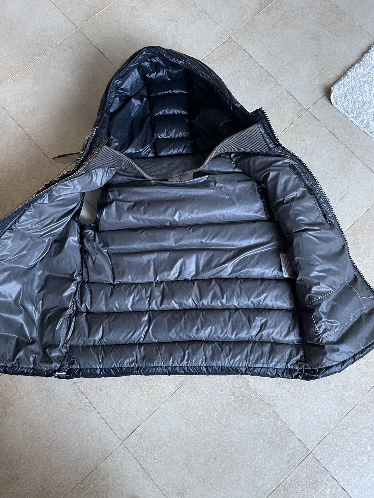 Moncler Moncler bartholome puffer vest gilet , Moncler bromes vest Size US M / EU 48-50 / 2 - 4 Thumbnail