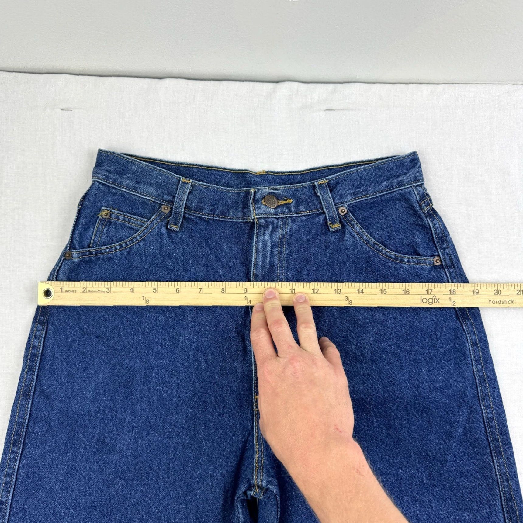 Vintage VINTAGE 1970s Jeans Women 13/14 High Rise Blue Denim Zipper Hipster Straight 29.5 Inseam USA 70s Size 34" / US 12 / IT 48 - 7 Thumbnail