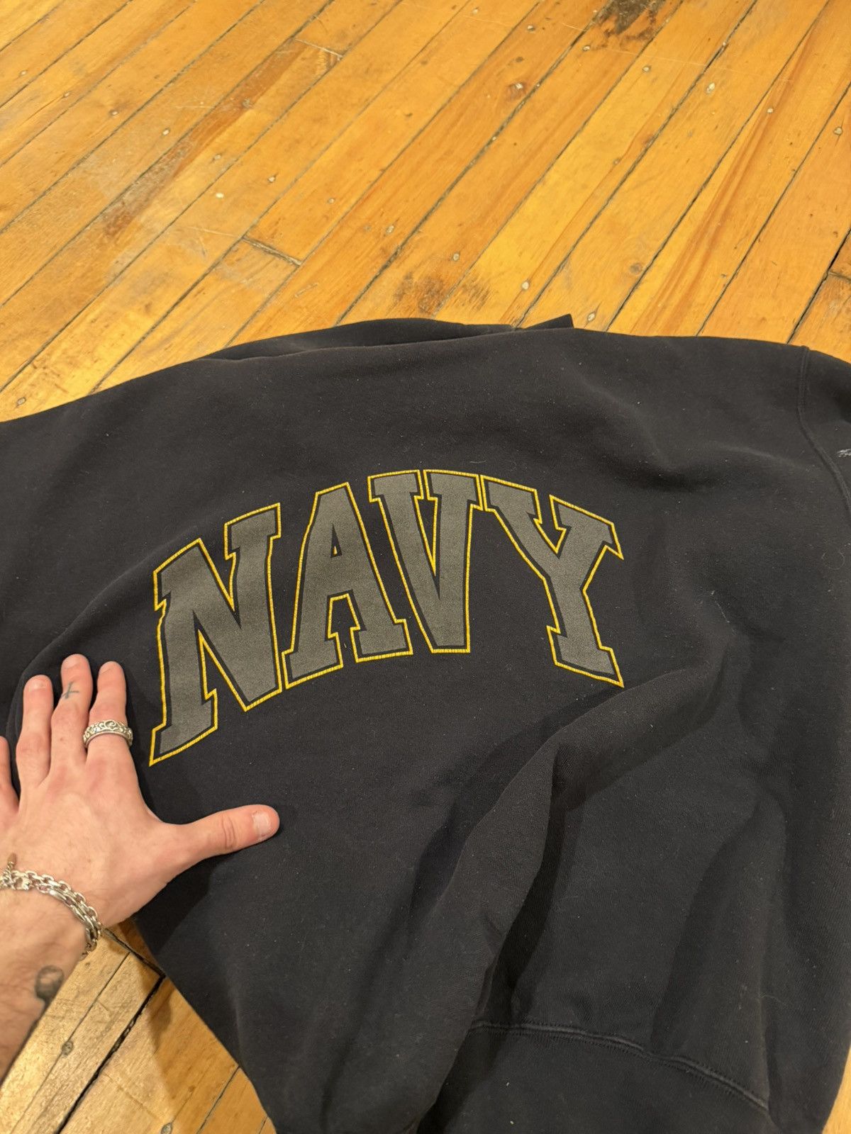 Vintage Vintage 80s Distressed Reflective Print Navy Black Crewneck Size US L / EU 52-54 / 3 - 3 Thumbnail