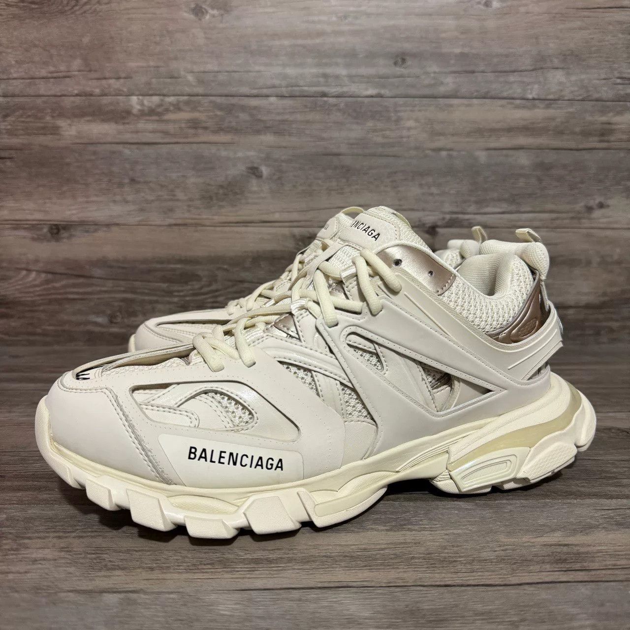 Balenciaga Balenciaga White Lowtop Sneakers 44 Men Size US 10.5 / EU 43-44 - 1 Thumbnail