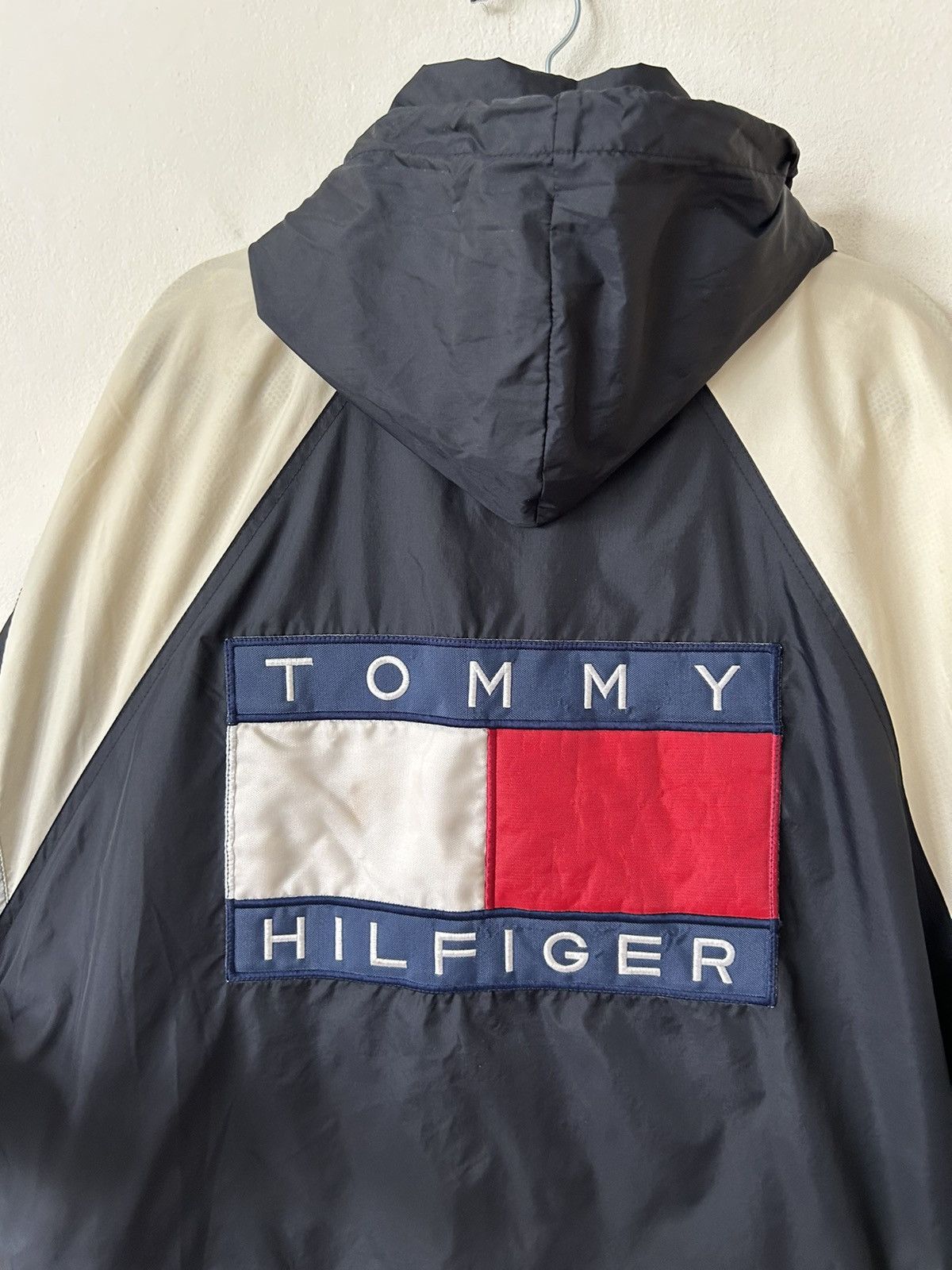 Tommy Hilfiger × Vintage Vintage Tommy Hilfiger Spellout jacket Size US XL / EU 56 / 4 - 2 Thumbnail