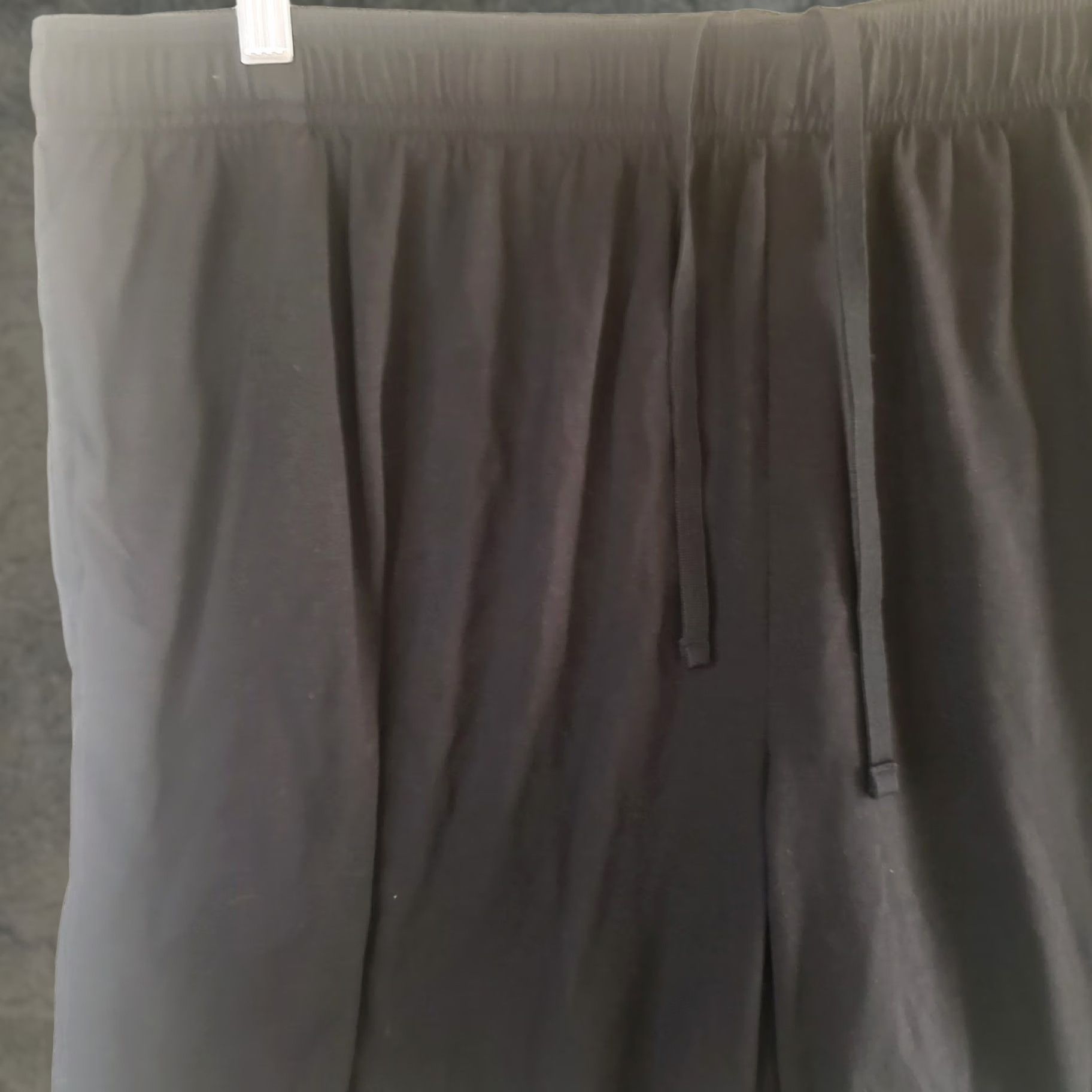 Athletic Works Athletic Works Shorts Men’s 2XL Black Athletic Gym Elastic Waist Drawstring Size US 39 - 1 Thumbnail
