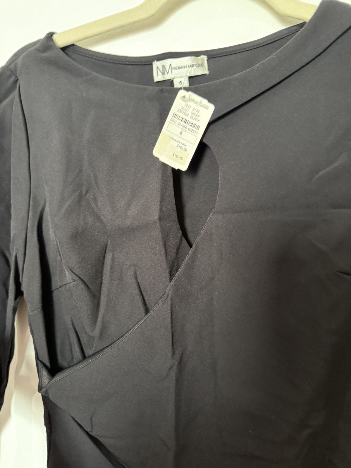 Neiman Marcus Neiman Marcus women dress size 6 Size M / US 6-8 / IT 42-44 - 4 Thumbnail