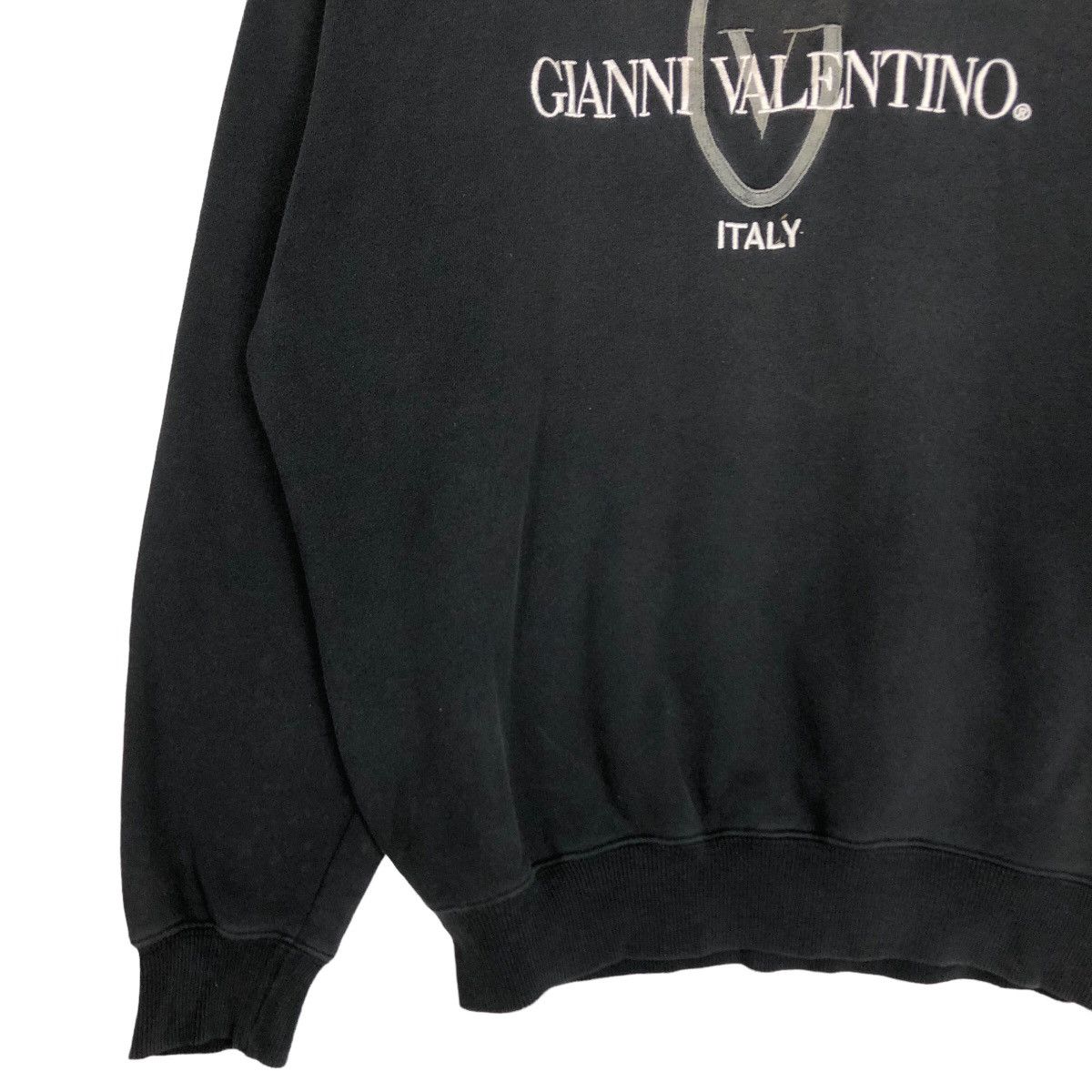 Japanese Brand 🔥90’s Vintage Sweatshirt Crewneck Gianni Valentino Big Logo Size US M / EU 48-50 / 2 - 4 Thumbnail