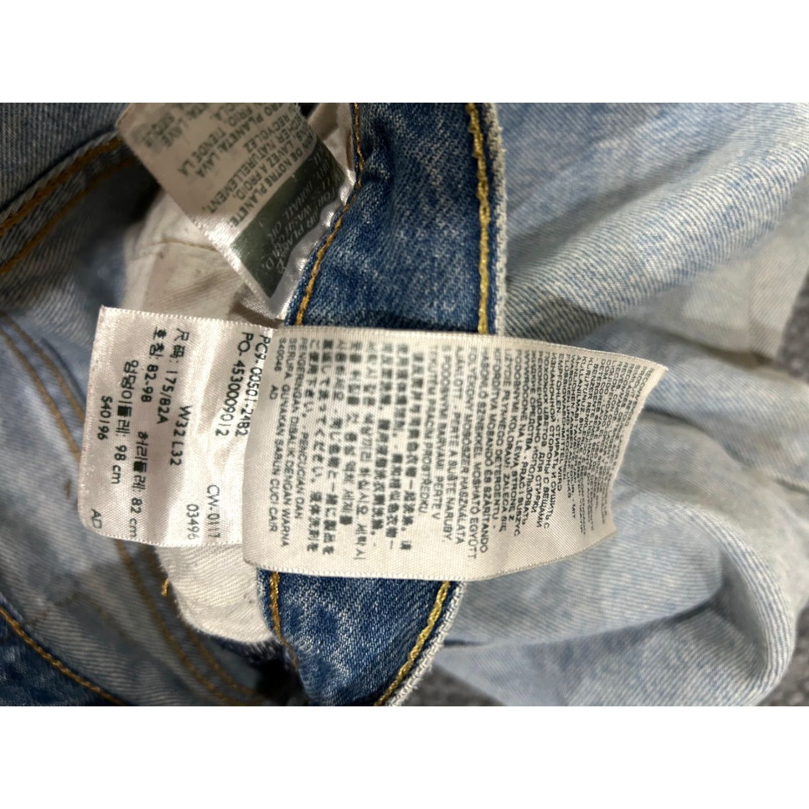 Levi's Levi's 501 Jeans Mens 34x32 Blue Button Fly Med Wash Denim Pants Regular Fit Straight Pockets 5-Pocket Design Size US 34 / EU 50 - 6 Thumbnail