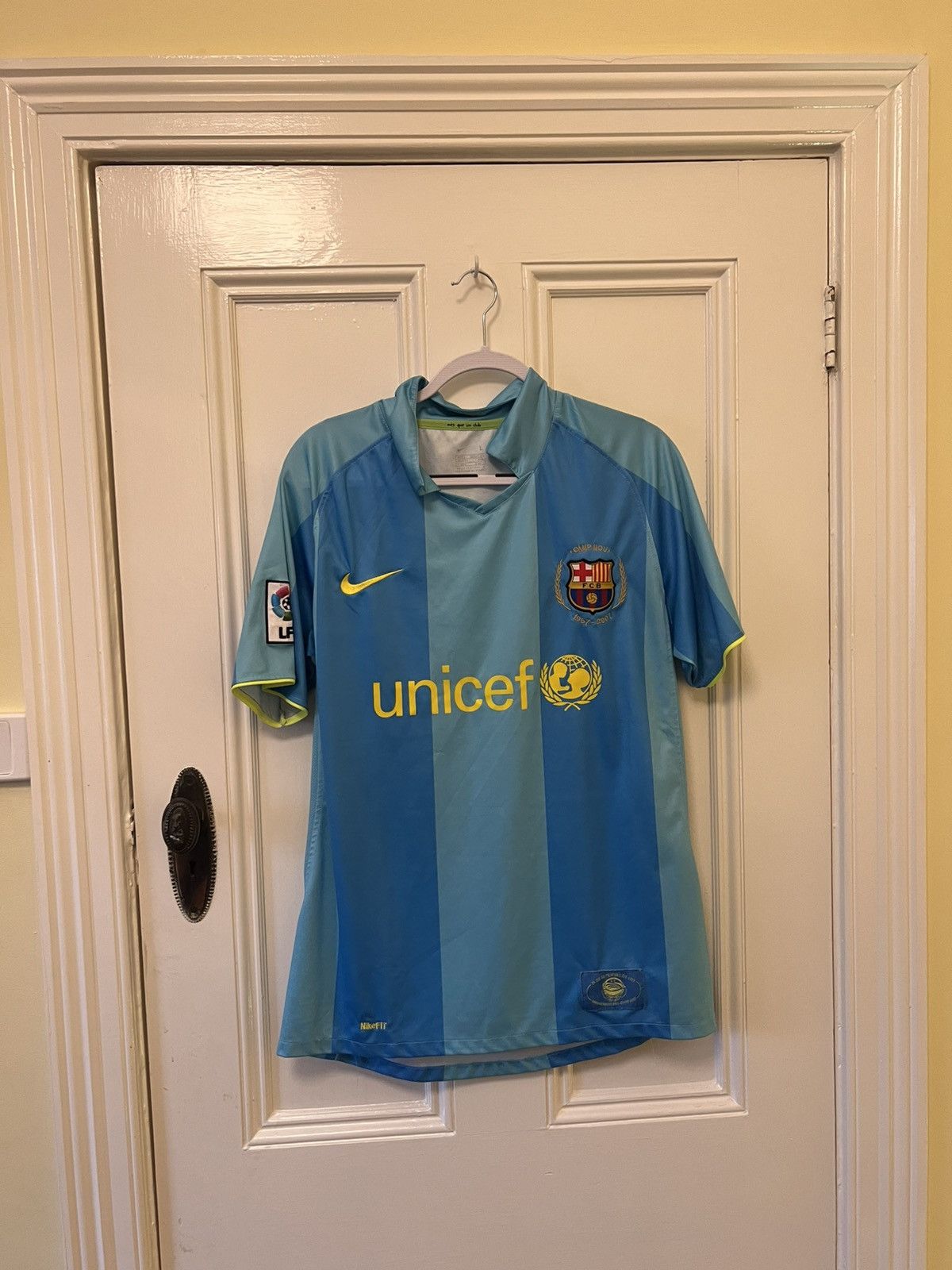 Other Nike Barcelona 07-08 away kit Size US L / EU 52-54 / 3 - 1 Thumbnail