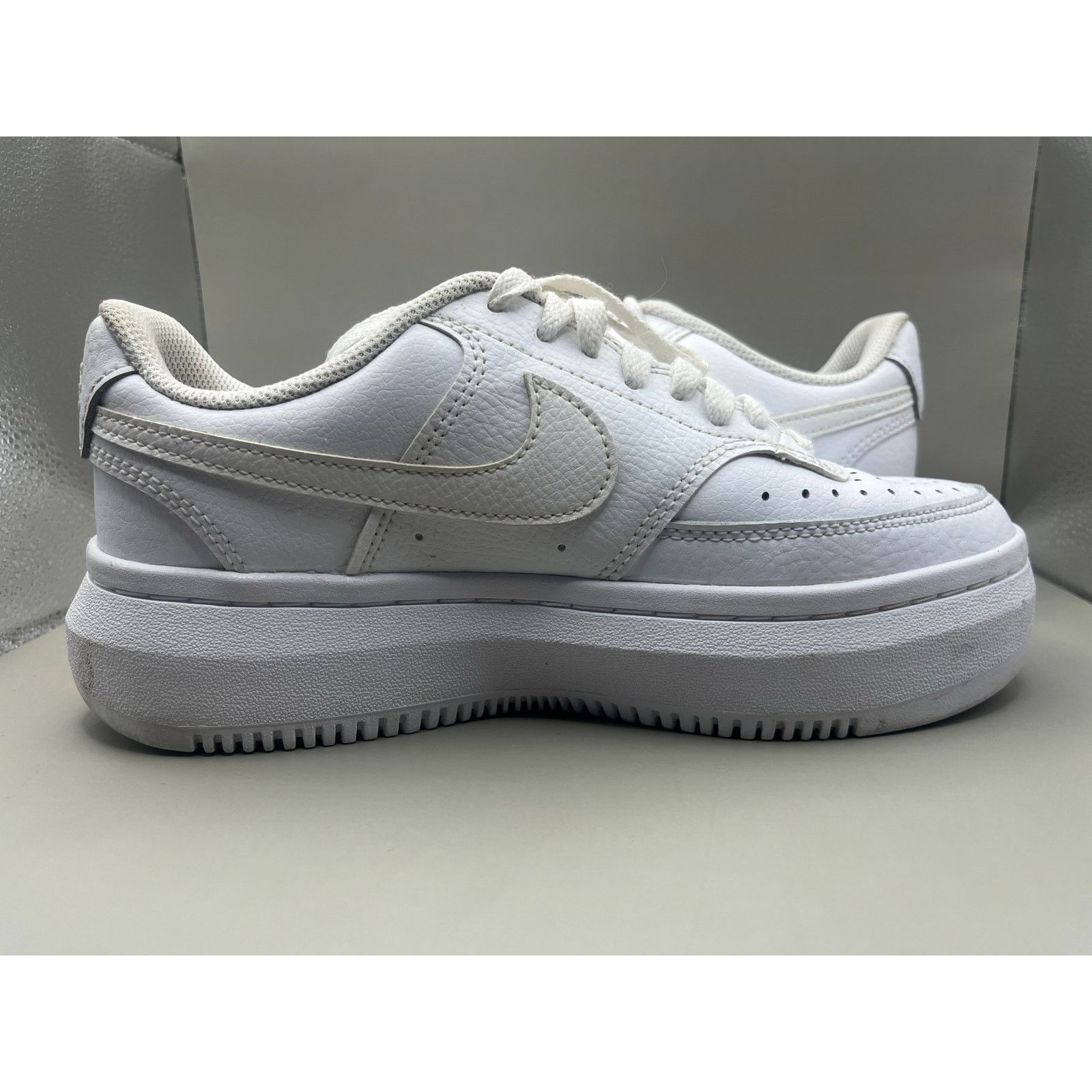 Nike Nike Court Vision Alta Platform Triple White Sneakers Size 8 Size US 8 / IT 38 - 4 Thumbnail