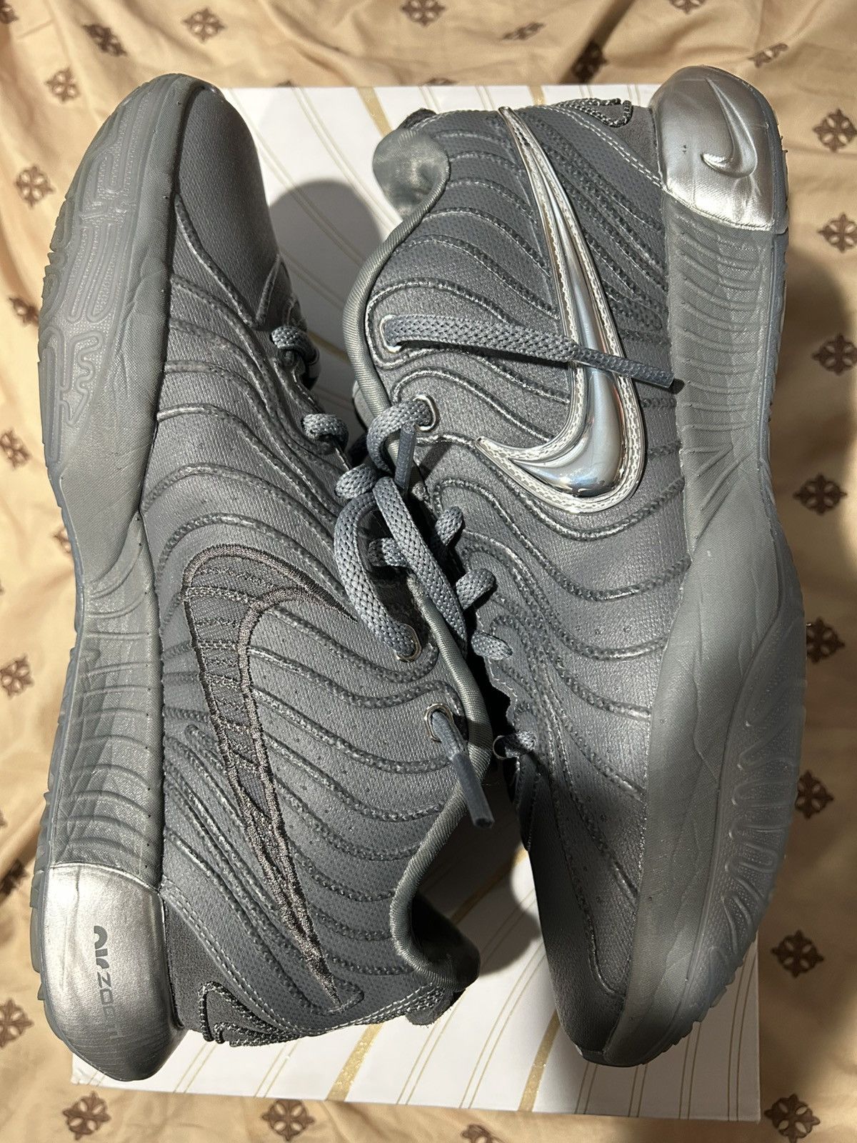 Nike Lebron XXI Size US 9 / EU 42 - 2 Thumbnail