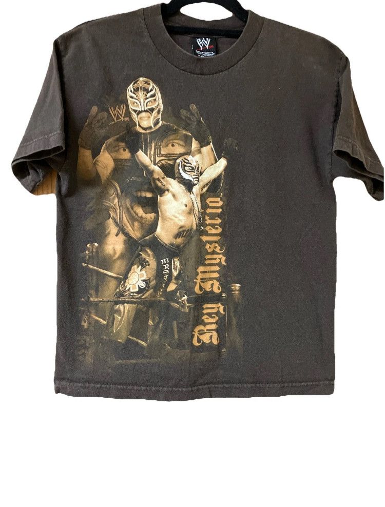 Vintage RARE WWE VTG Y2K WRESTLING Rey Mysterio T-Shirt L Brown Fade Size US L / EU 52-54 / 3 - 12 Thumbnail