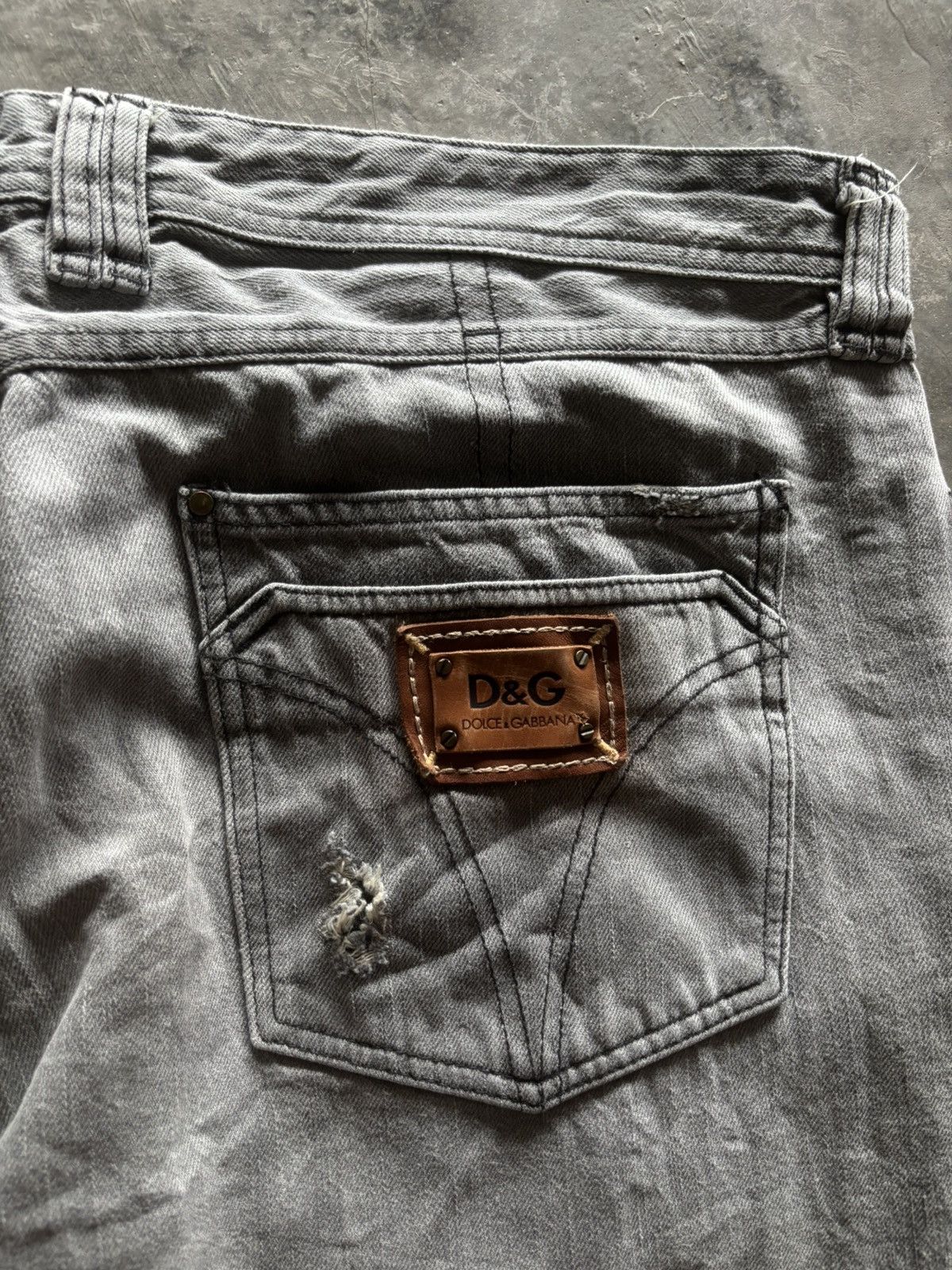 Dolce & Gabbana DOLCE & GABBANA distressed designer jeans Size US 42 / EU 58 - 14 Thumbnail
