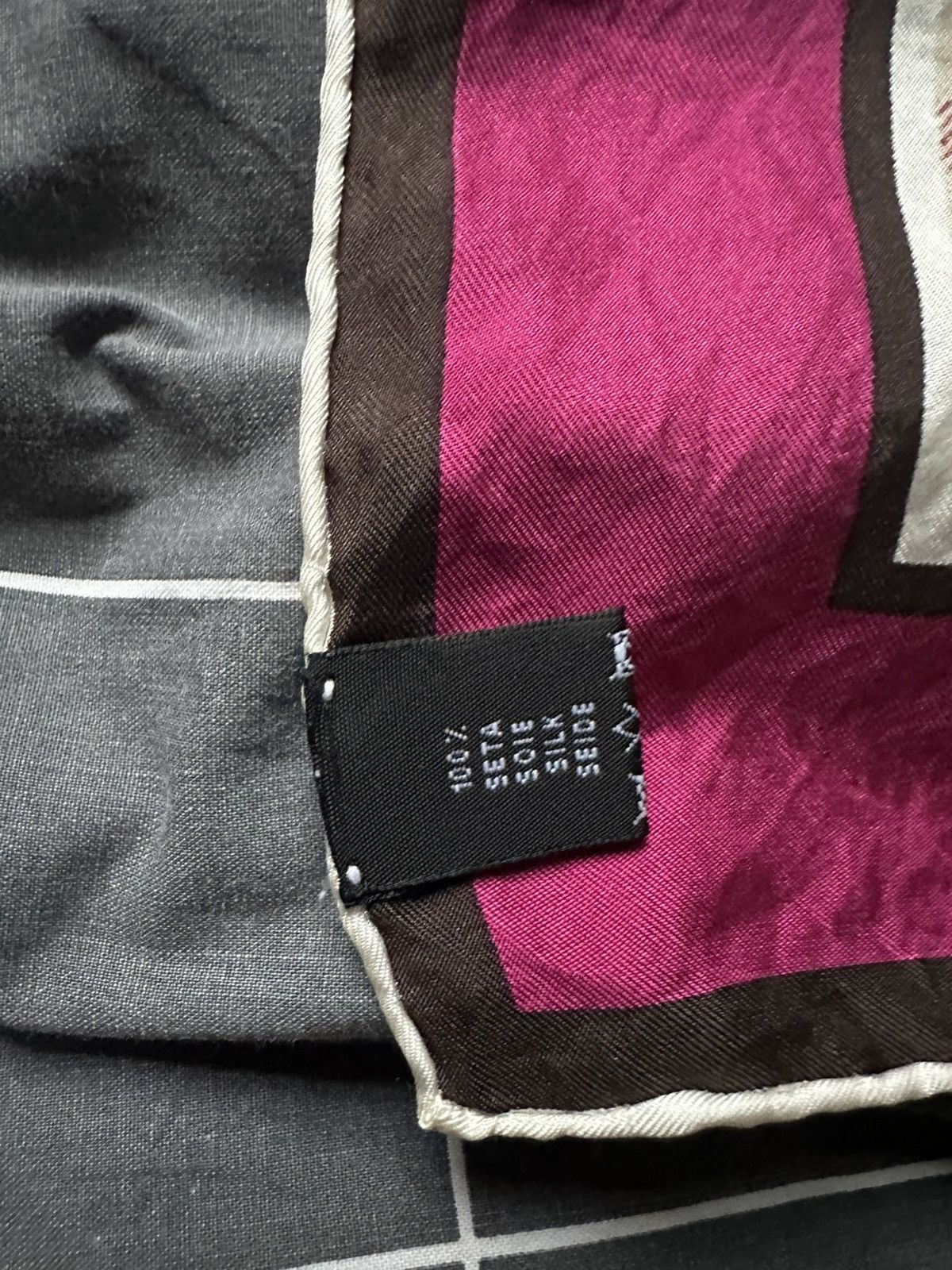 Burberry burberry vintage silk scarf Size ONE SIZE - 2 Thumbnail