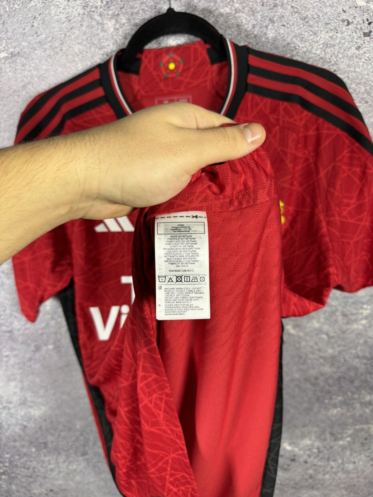 Adidas Manchester United 2023/24 Adidas Jersey Rainbow Devils M sz Size US M / EU 48-50 / 2 - 13 Thumbnail