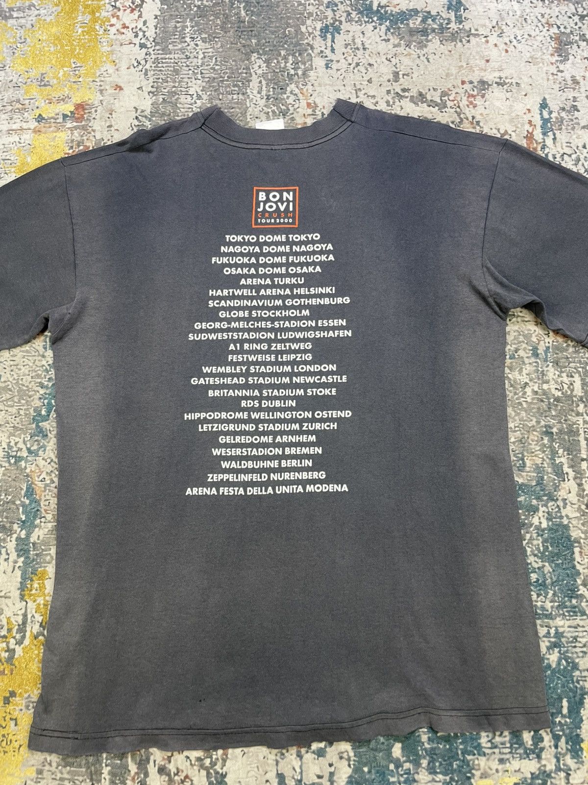 Bon Jovi Vintage Bon Jovi 2000 Crush Tour Album Shirts Size US L / EU 52-54 / 3 - 5 Thumbnail