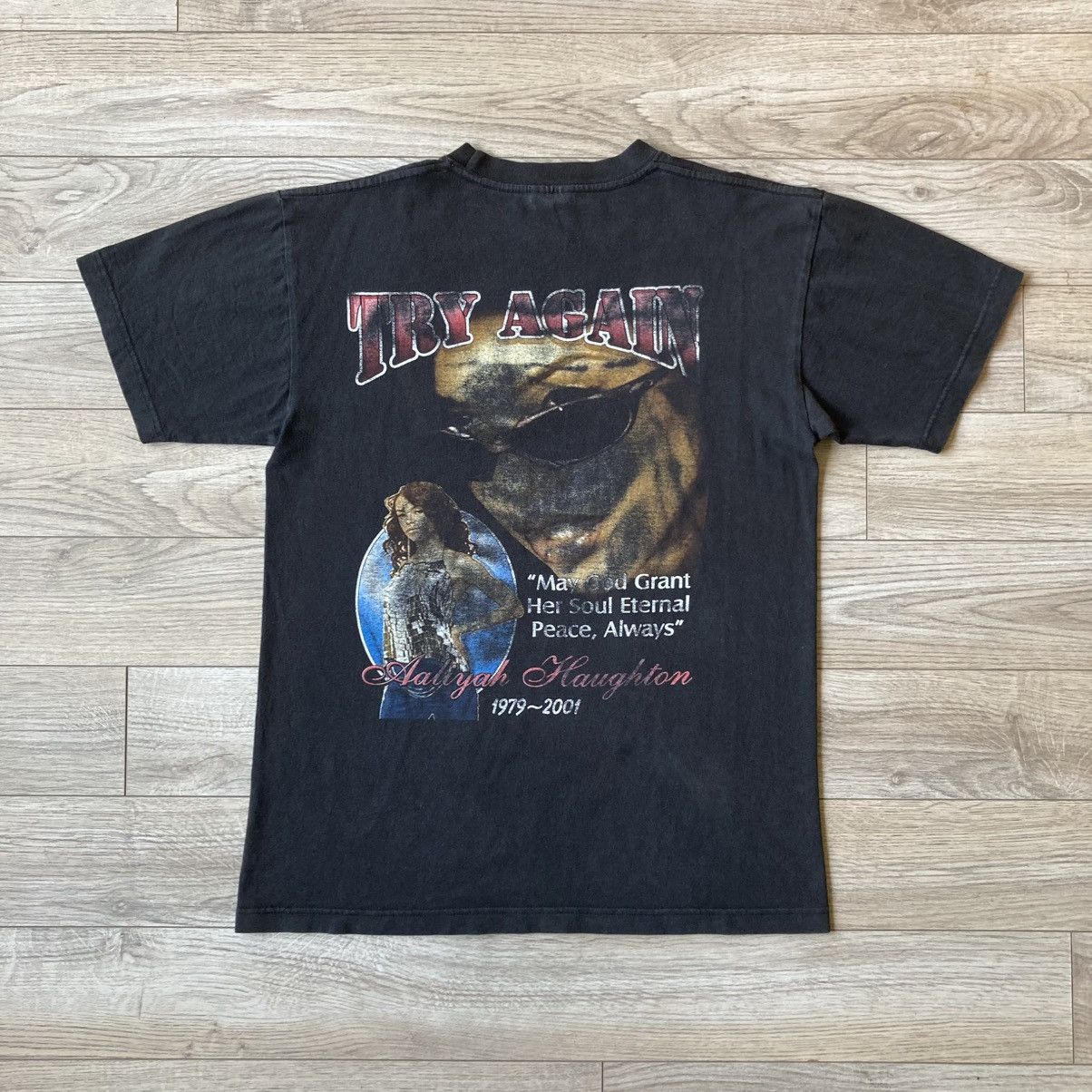 Vintage 2001 aaliyah memorial rap tee Size US M / EU 48-50 / 2 - 3 Thumbnail