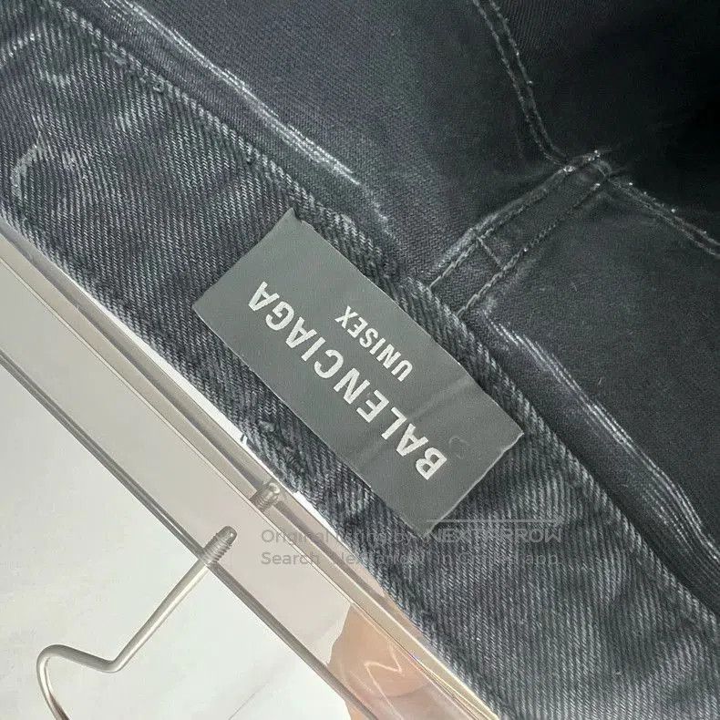 Balenciaga Balenciaga Black Waxed Wide-Leg Jeans. Size US 26 / EU 42 - 4 Thumbnail