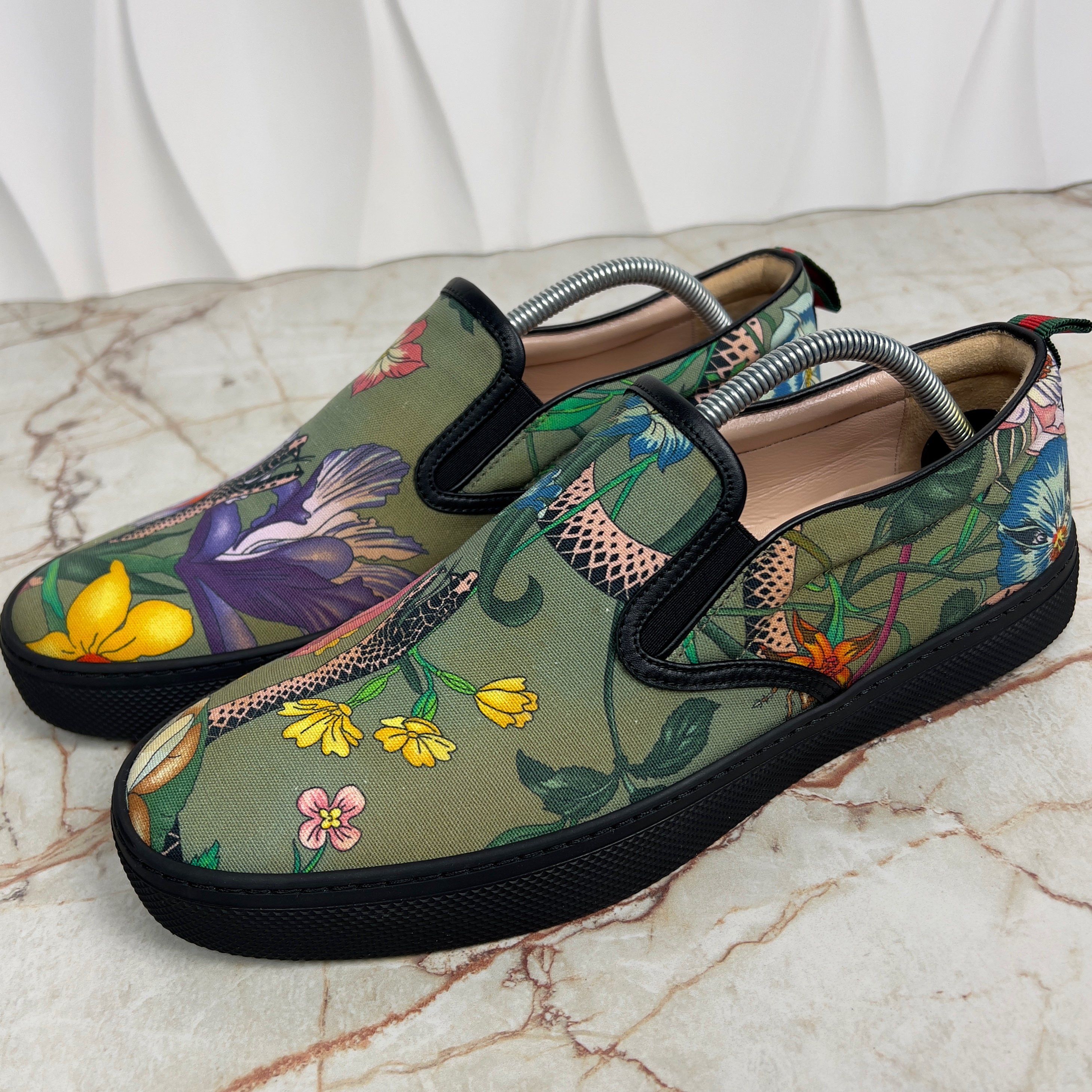 Gucci Dublin Tian GG Supreme Slip-On ll09566_gucci_monogram_gg_snak  main image 2