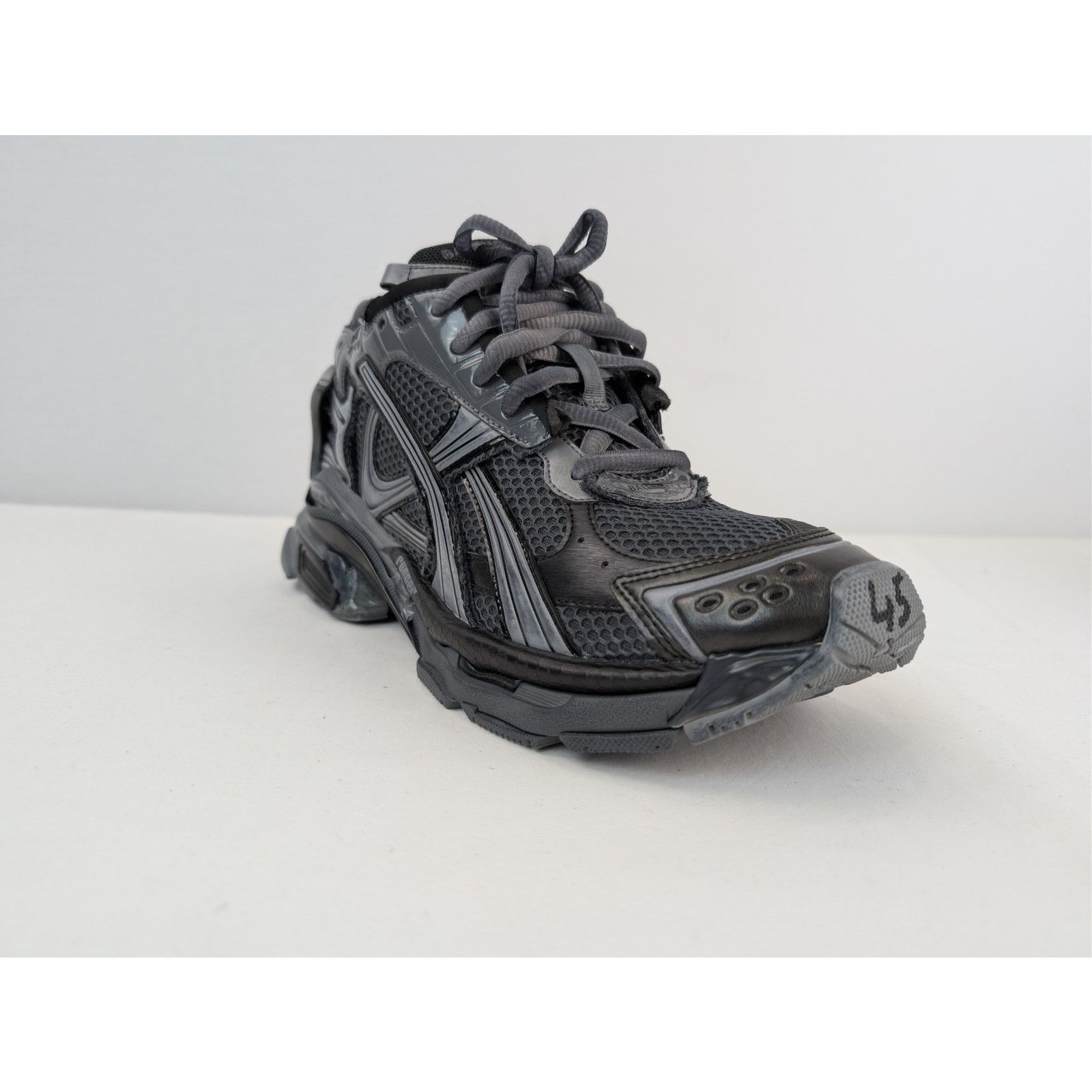 Balenciaga o1rshd1 Mesh and Rubber Runner Sneaker in Dark Grey / Black Size US 12 / EU 45 - 2 Thumbnail