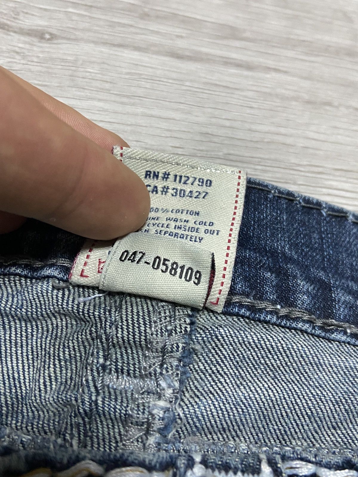 True Religion True Religion white stitched horse shoe vintage denim jeans Size US 30 / EU 46 - 9 Thumbnail