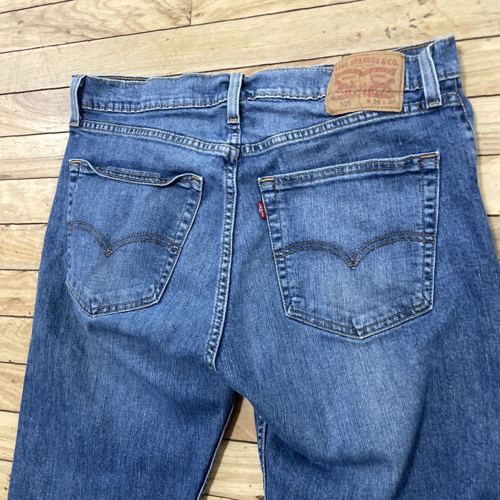 Levi's VINTAGE Levi's 505 Jeans Mens 32x30 Classic Straight Jeans Blue Denim 5-Pocket Mens Size US 36 / EU 52 - 4 Thumbnail