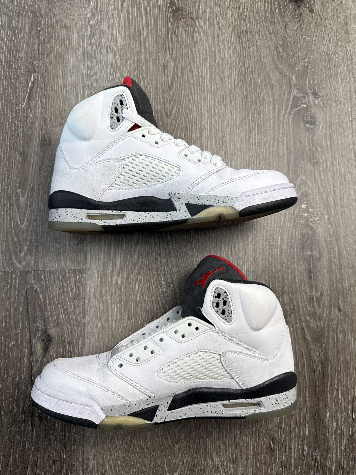 Jordan Brand Air Jordan 5 “White Cement” (GS) **PRE-OWNED** Size US 6.5 / EU 39-40 - 2 Thumbnail