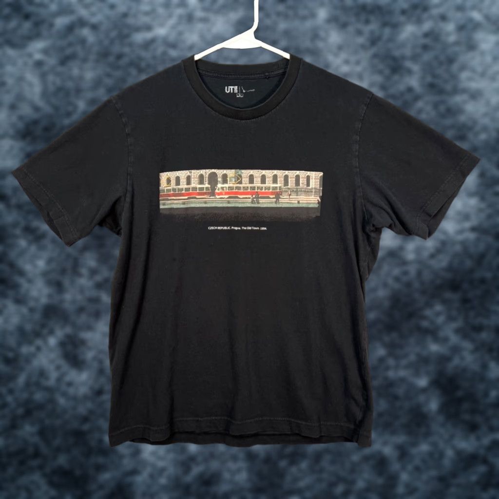 Uniqlo Uniqlo T-Shirt Mens Large Czech Republic Art Graphic 100% Cotton Black Shirt Size US L / EU 52-54 / 3 - 1 Thumbnail