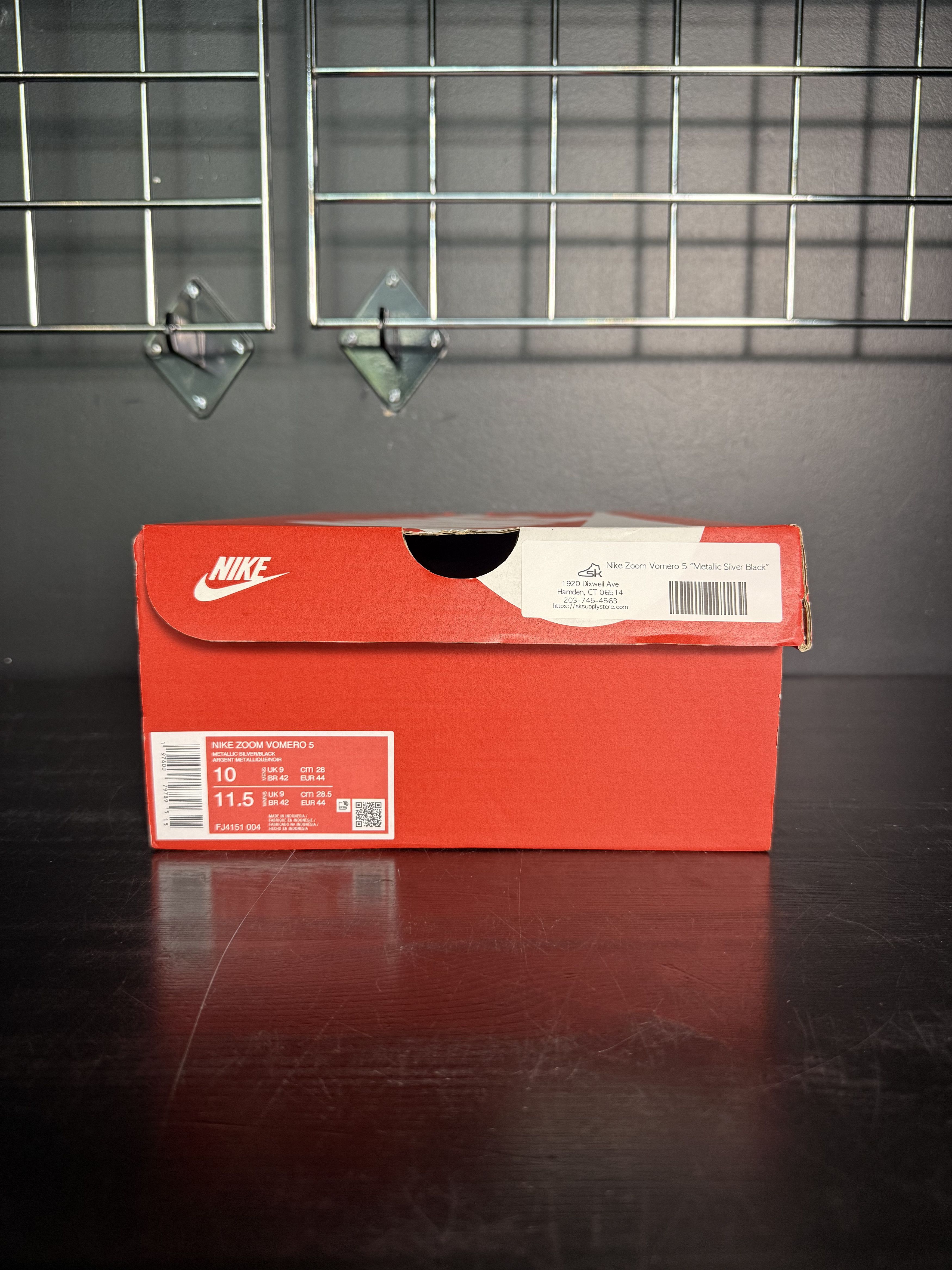 Nike Nike Zoom Vomero 5 "Metallic Silver Black" - Size 10 Size US 10 / EU 43 - 7 Thumbnail