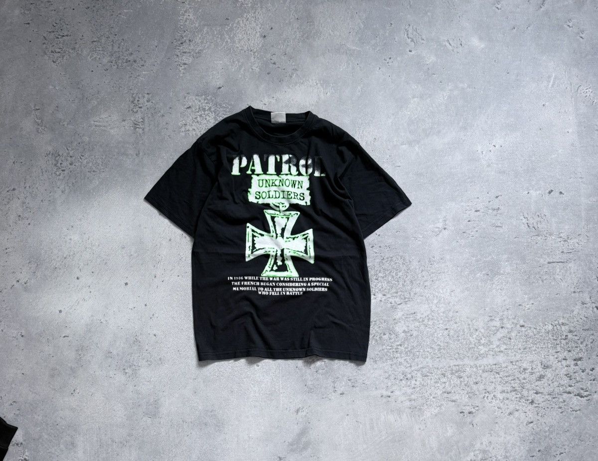 Other Vintage Y2K streetwear band T-shirt Size US L / EU 52-54 / 3 - 1 Thumbnail