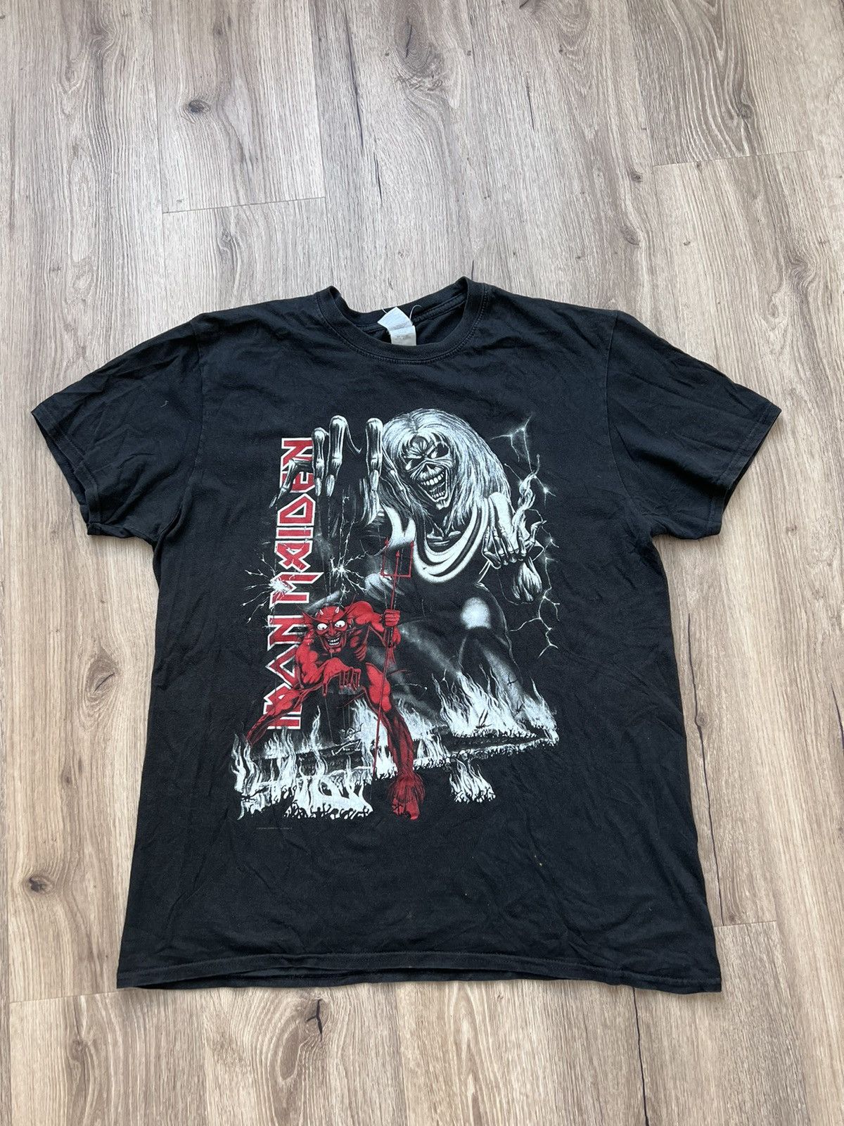 Band Tees × Iron Maiden × Vintage Vintage IRON MAIDEN Number of the Beast Black Tee Size US XL / EU 56 / 4 - 1 Thumbnail